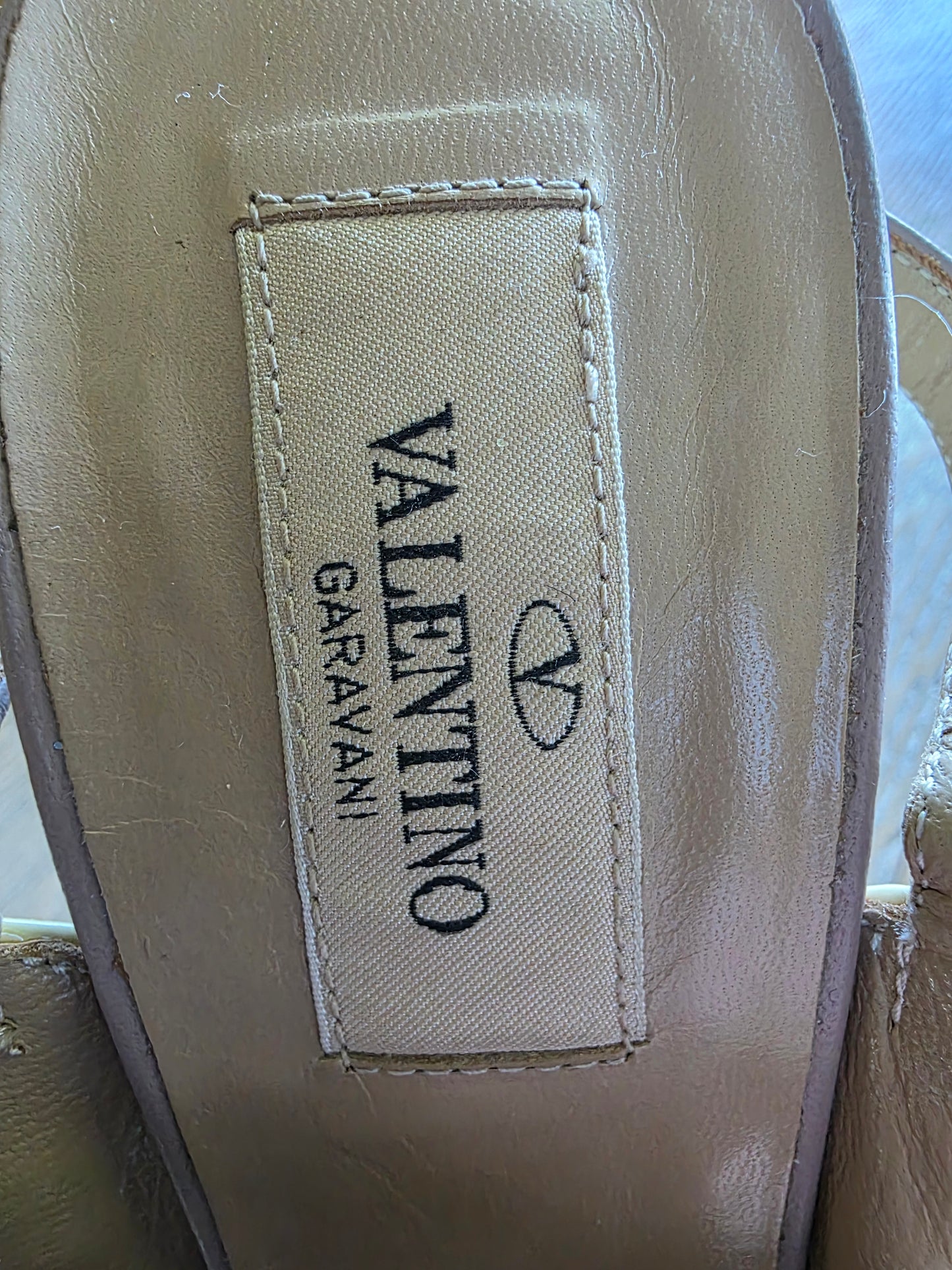 Valentino Garavani Pumps Heel Studs Leather Ivory