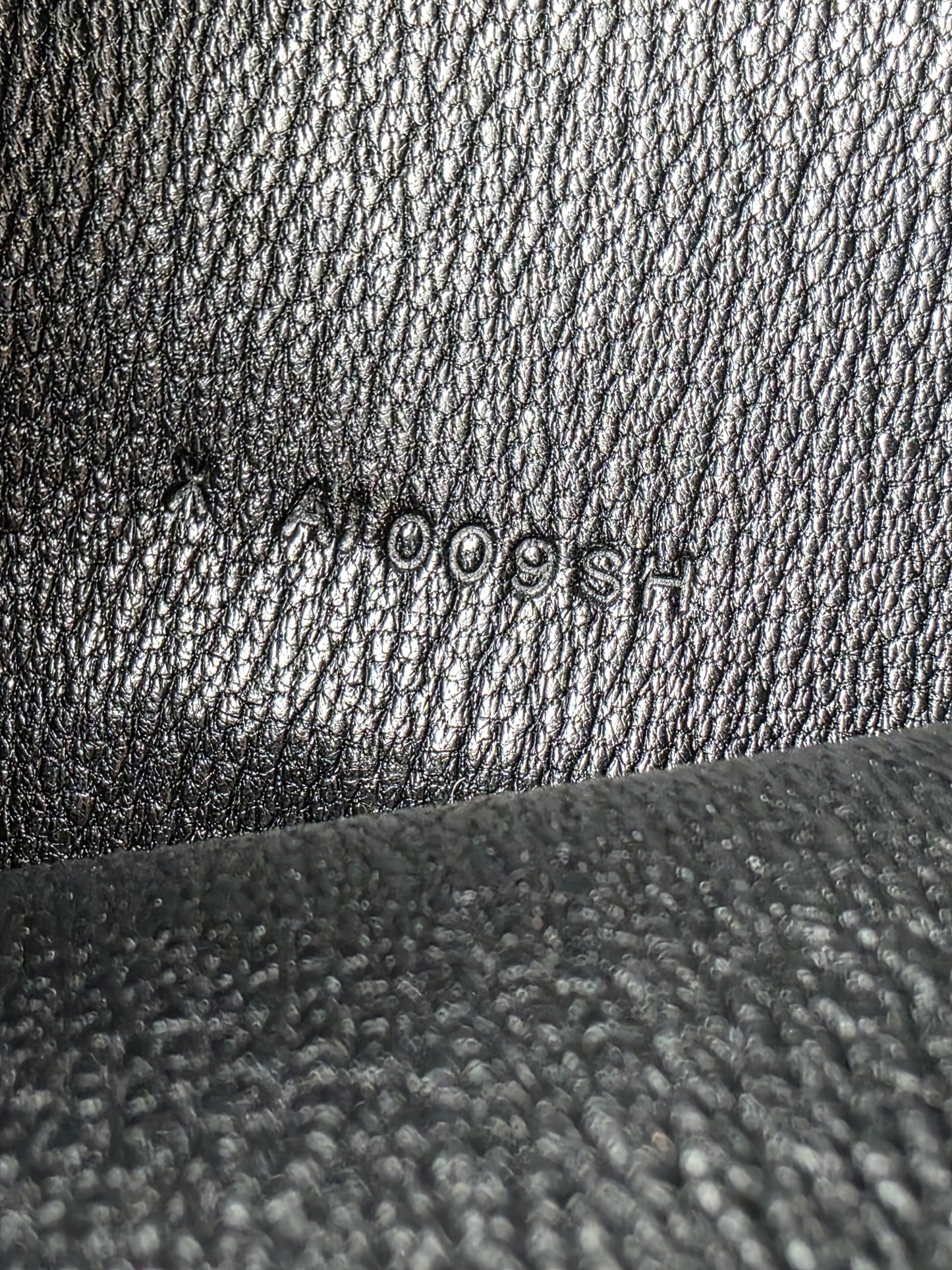 Hermès Béarn Long Wallet Alligator Leather In Noir with Diamond H Clasp