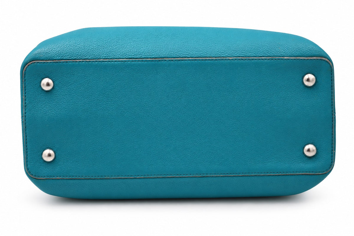 Louis Vuitton Capucines Bag Leather MM Blue GHW