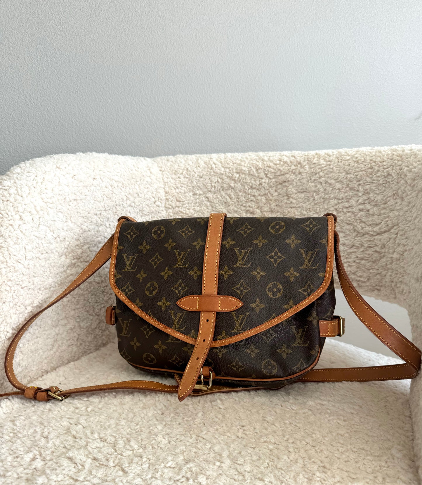 LOUIS VUITTON Monogram Saumur 30 Cross Body Shoulder Bag