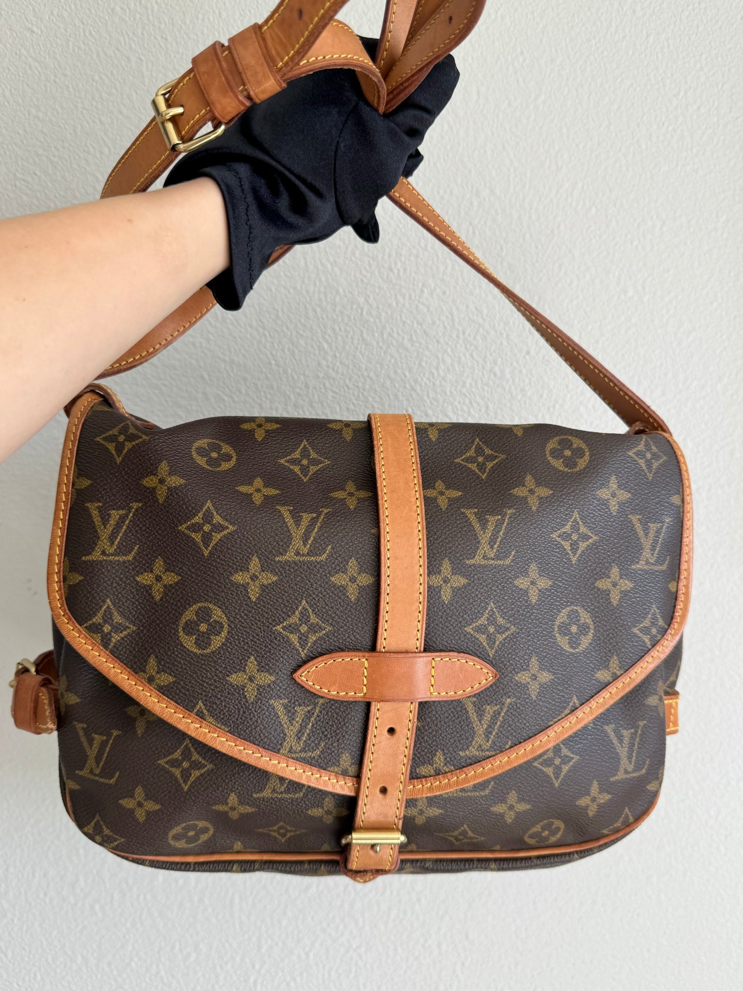 LOUIS VUITTON Monogram Saumur 30 Cross Body Shoulder Bag