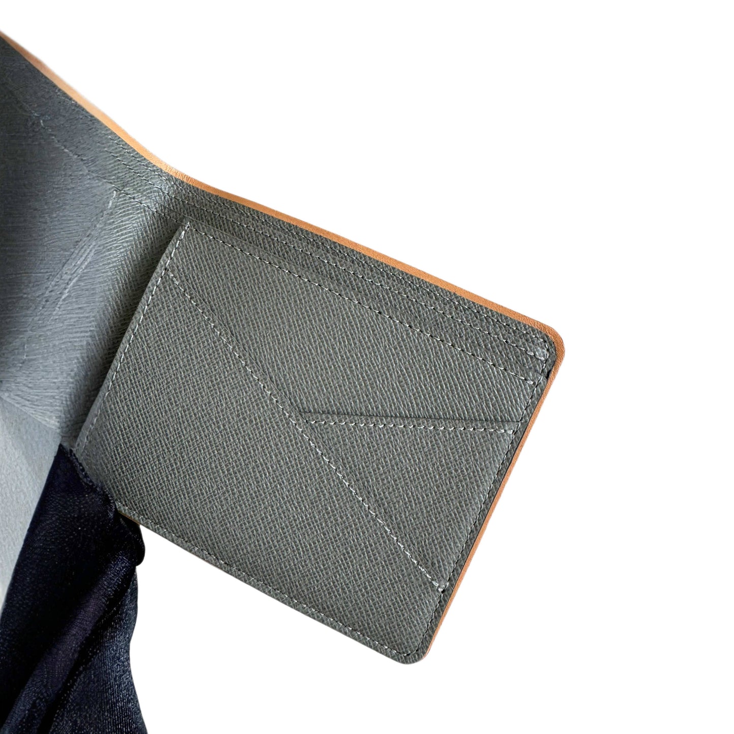 Louis Vuitton Multiple Wallet
Monogram Grey