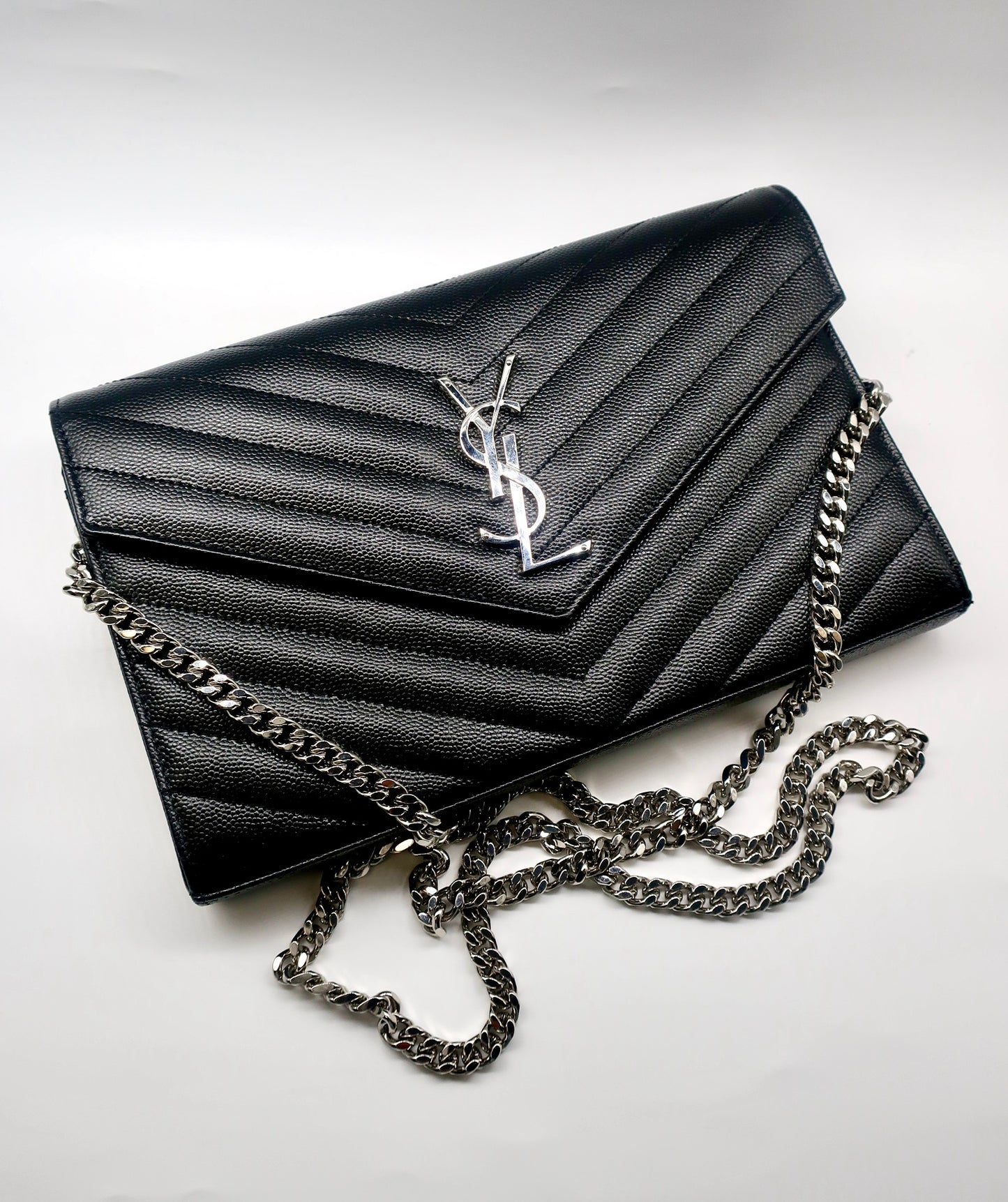 Saint Laurent Grain De Poudre Matelasse Chevron Monogram Chain Wallet Black