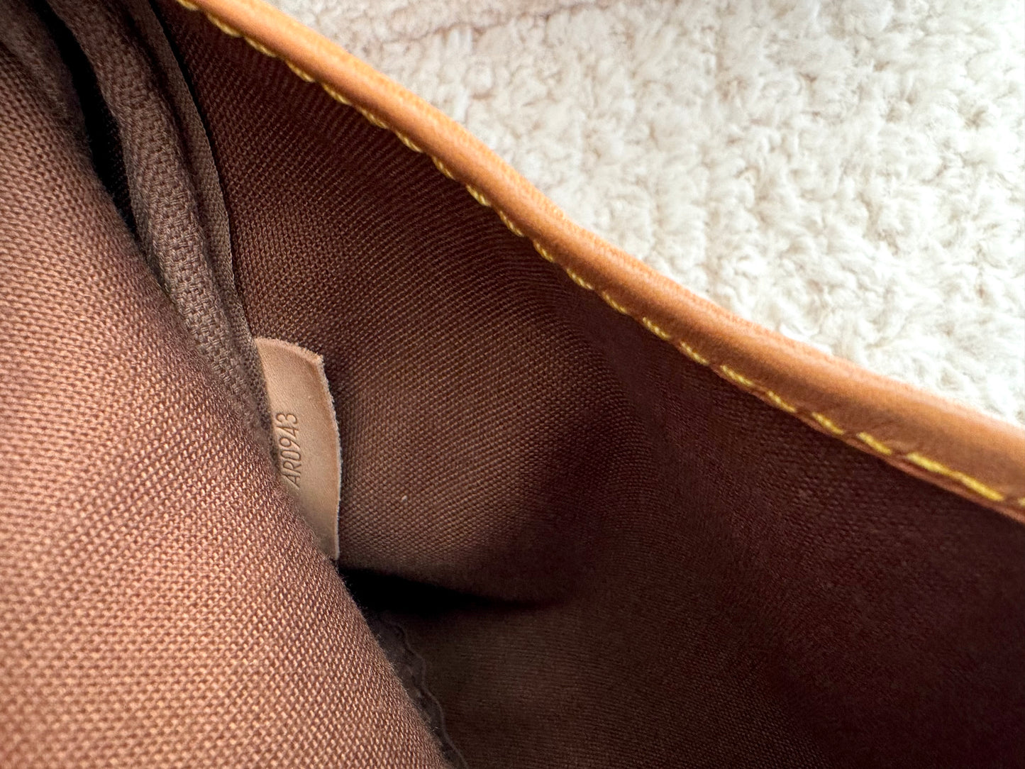 LOUIS VUITTON Monogram Saumur 30 Cross Body Shoulder Bag
