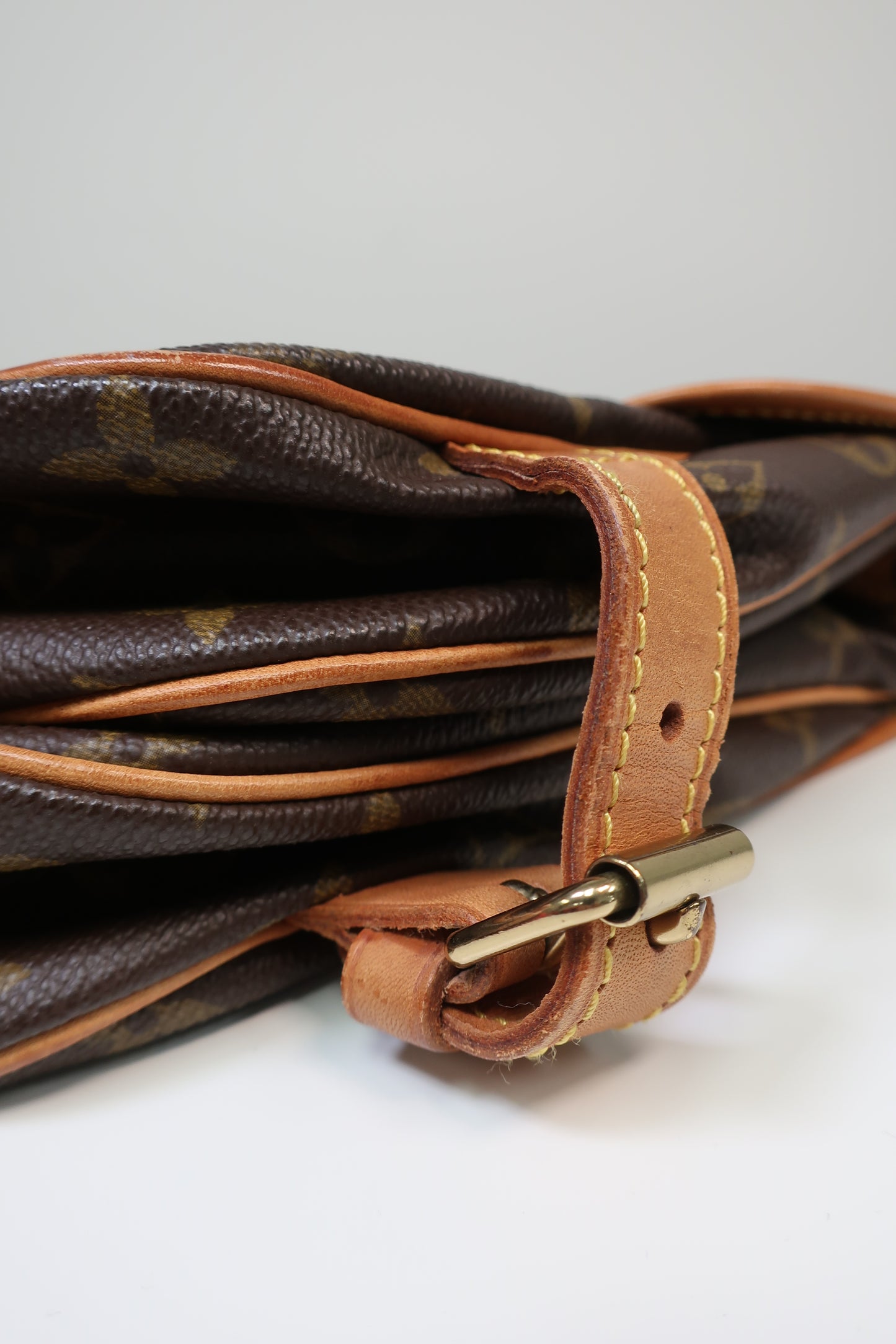 LOUIS VUITTON Monogram Saumur 30 Cross Body Shoulder Bag