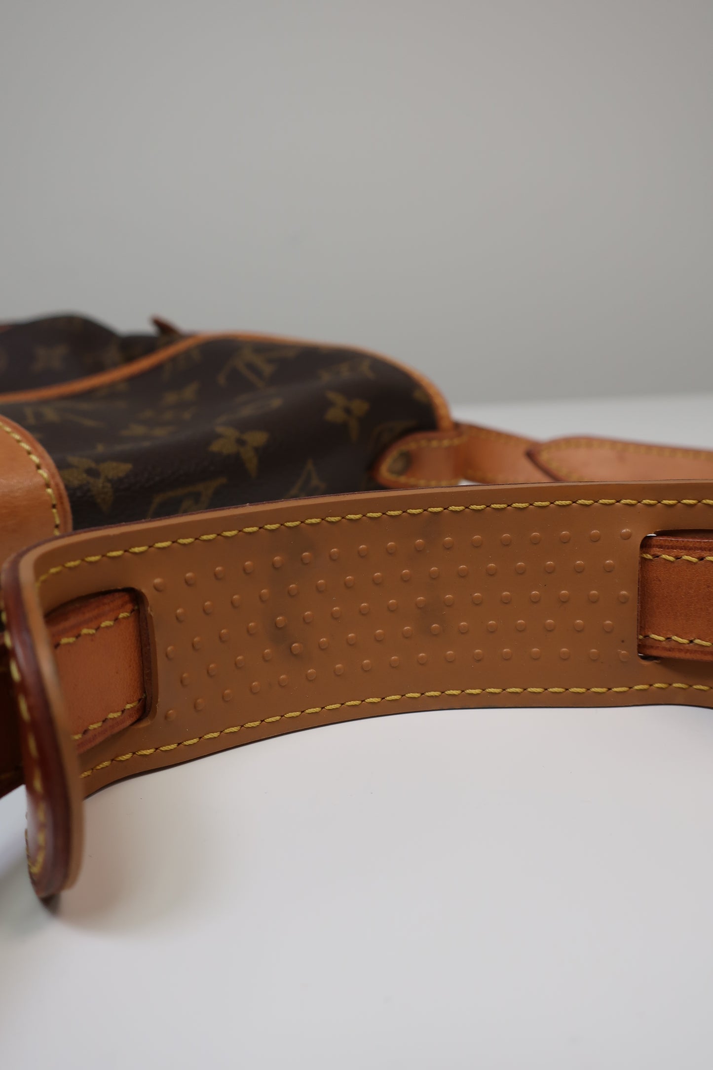 LOUIS VUITTON Monogram Saumur 30 Cross Body Shoulder Bag