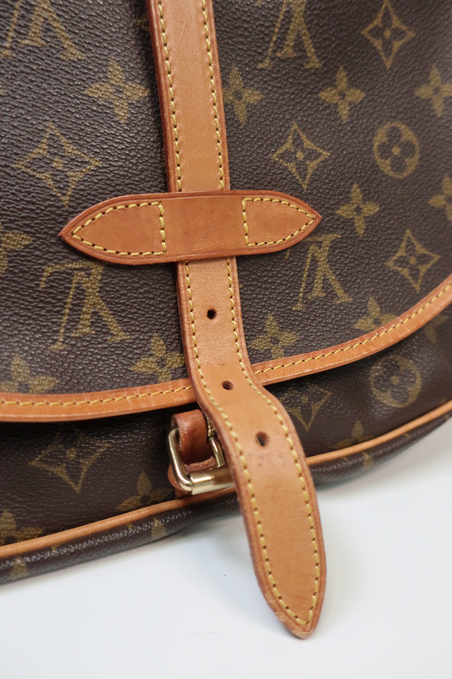 LOUIS VUITTON Monogram Saumur 30 Cross Body Shoulder Bag