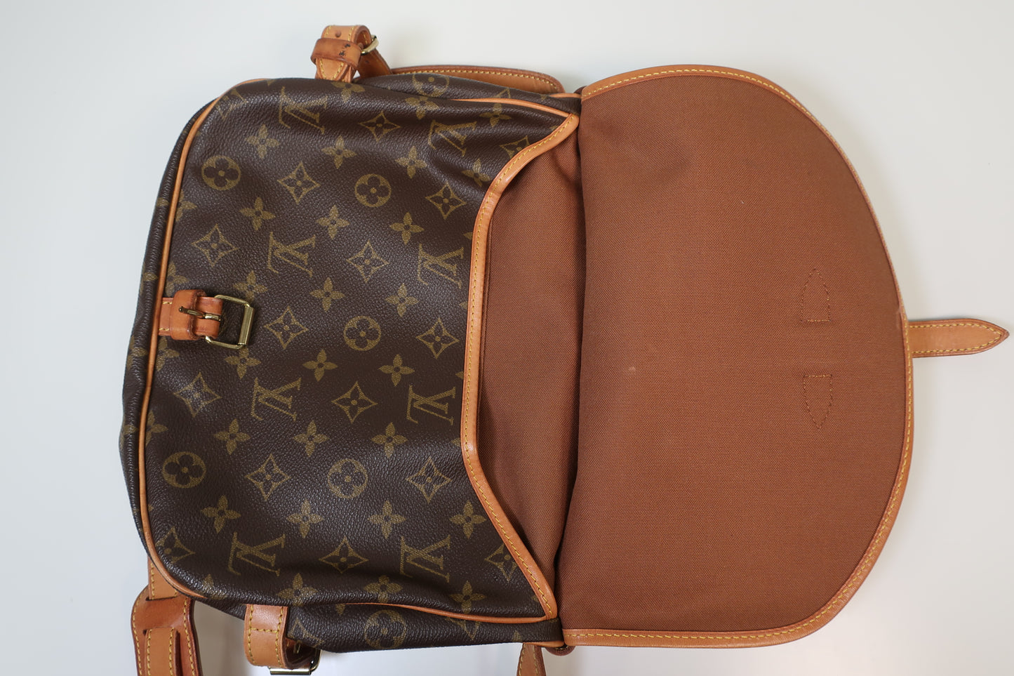 LOUIS VUITTON Monogram Saumur 30 Cross Body Shoulder Bag