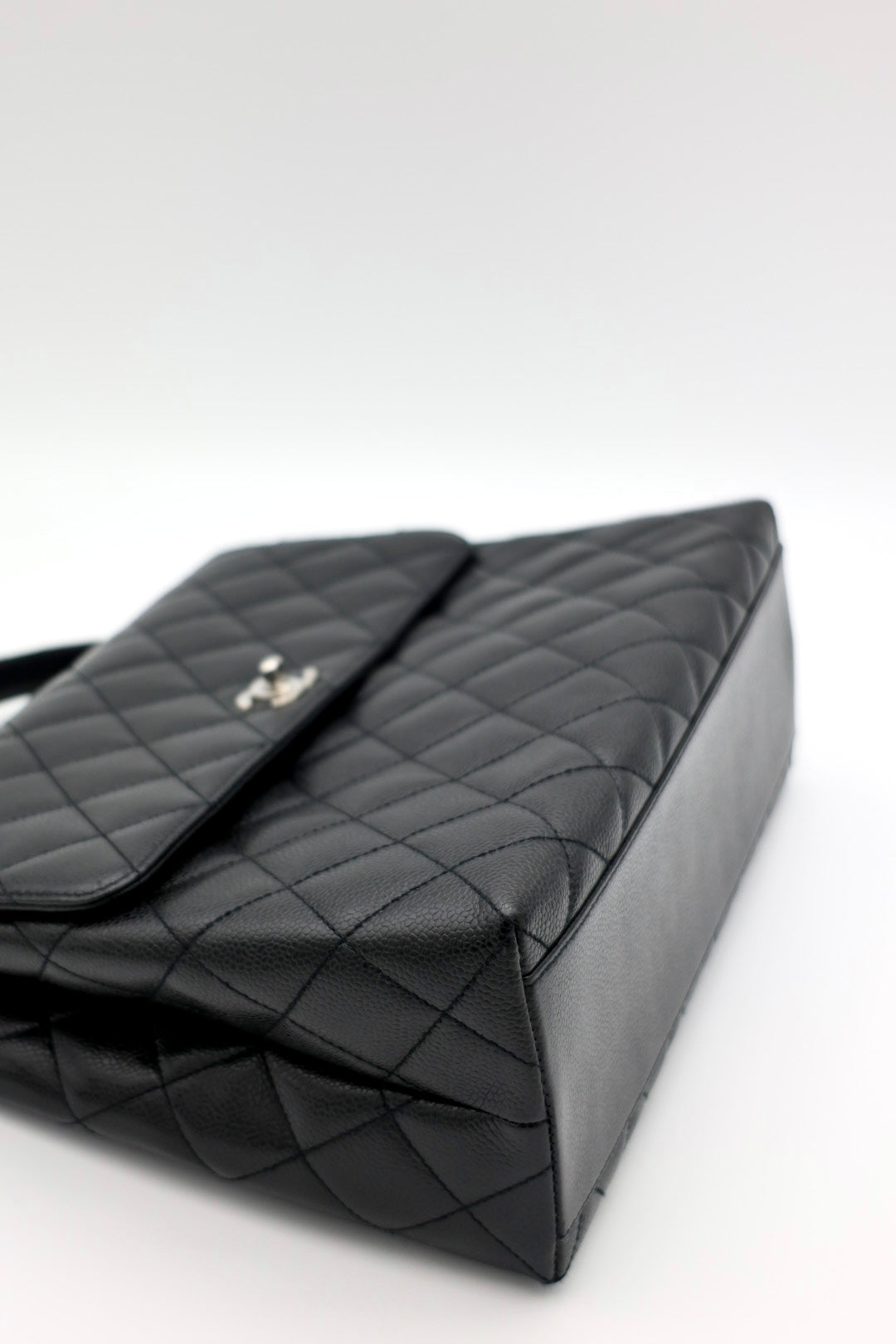 CHANEL Caviar Quilted Jumbo Kelly Flap Black
