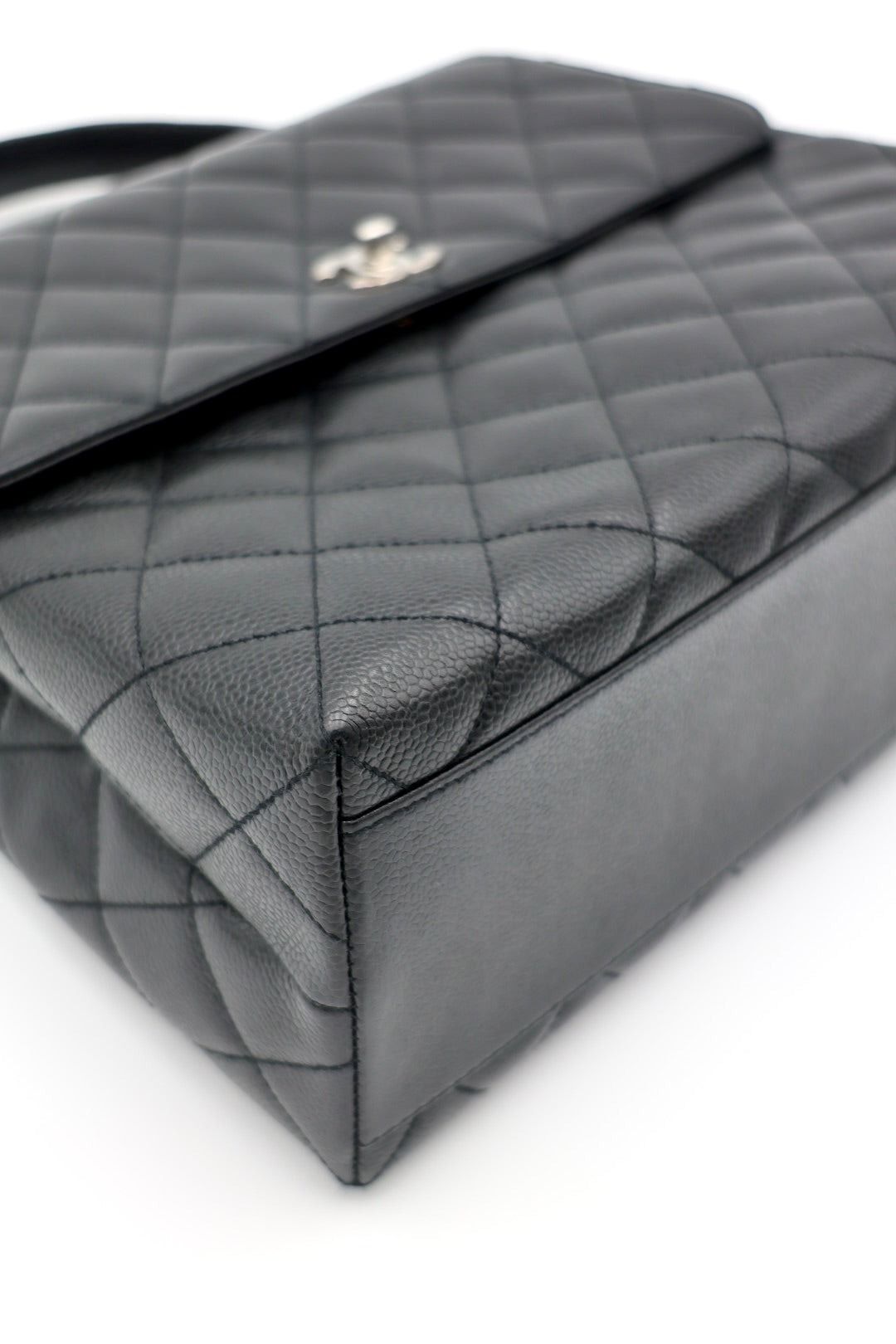 CHANEL Caviar Quilted Jumbo Kelly Flap Black