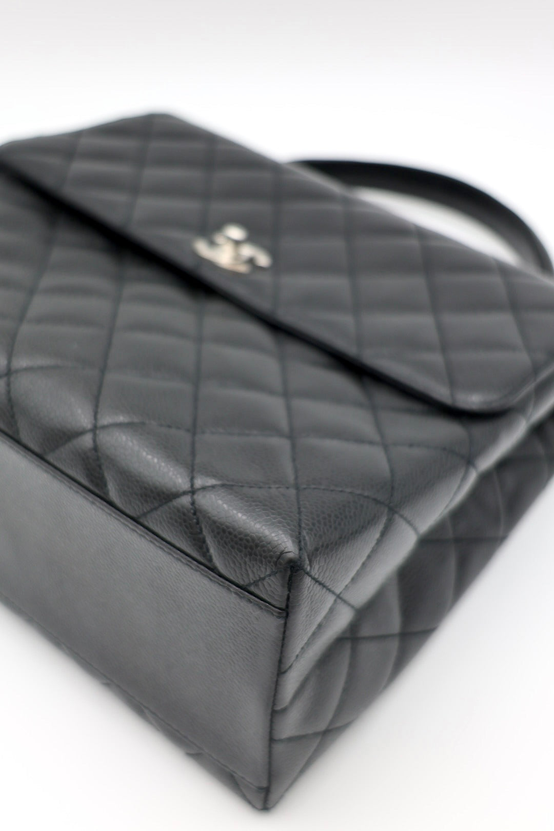 CHANEL Caviar Quilted Jumbo Kelly Flap Black