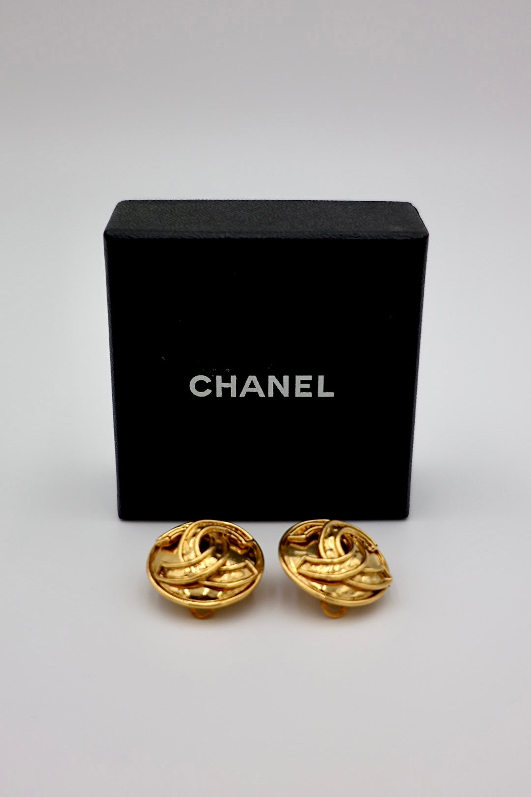 Chanel Coco Mark Gold Plated Round 94P Earrings