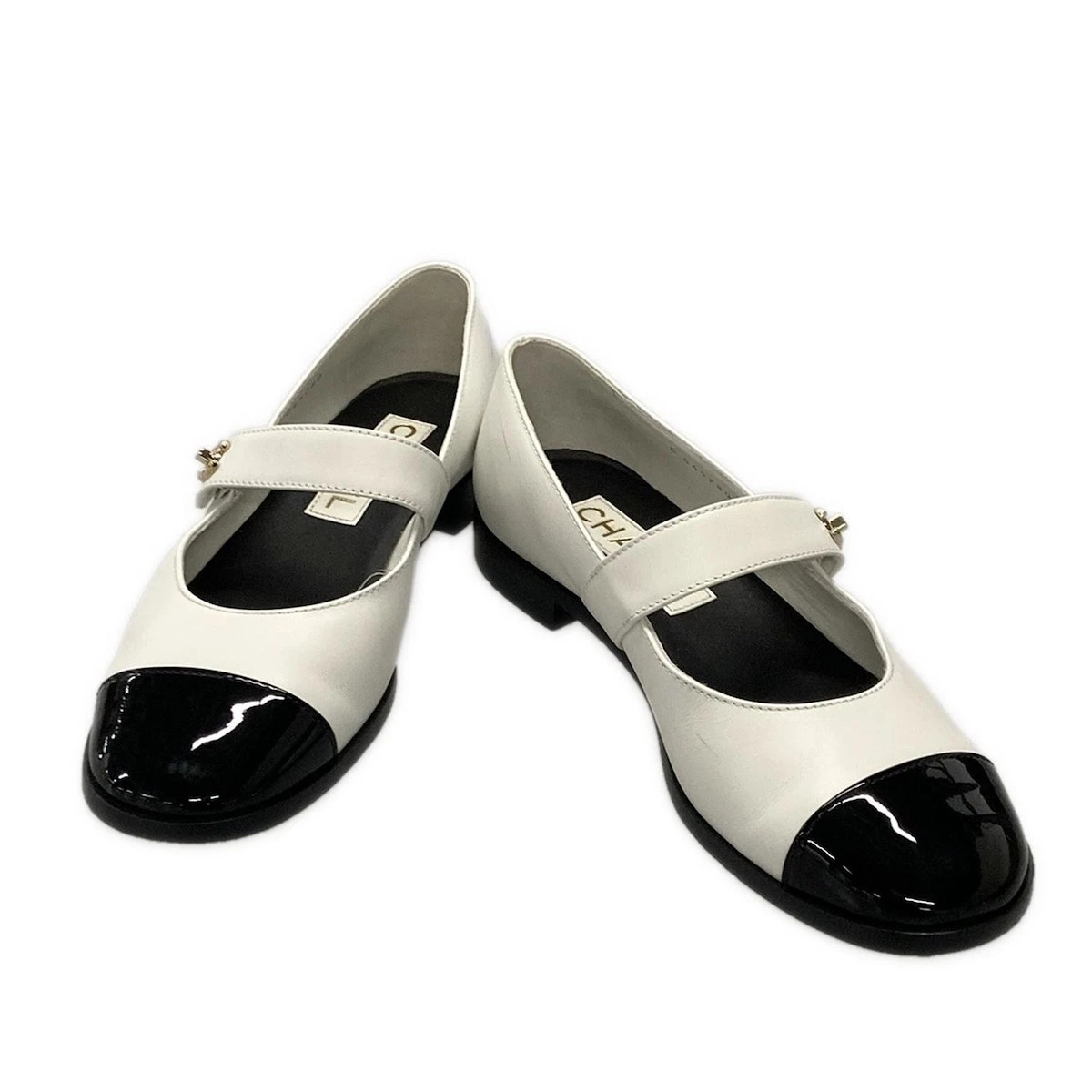 CHANEL White Black Leather Patent Leather Women's Pumps