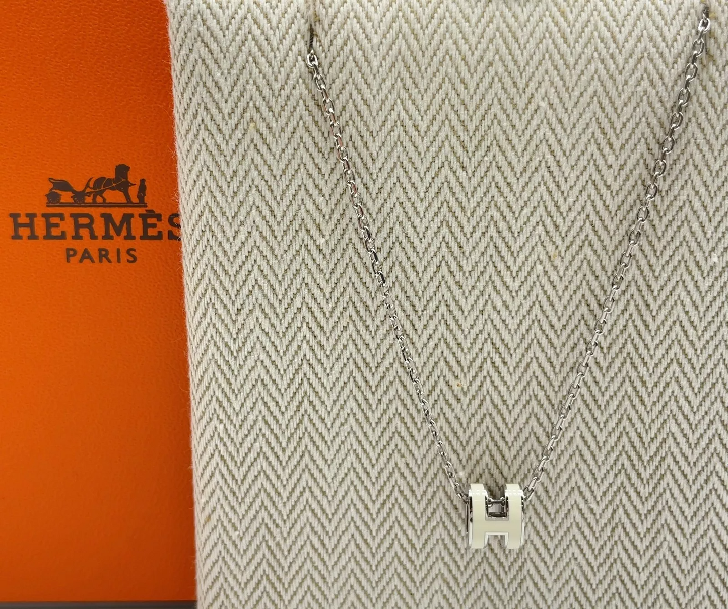 HERMES Pop Ash Mini Necklace