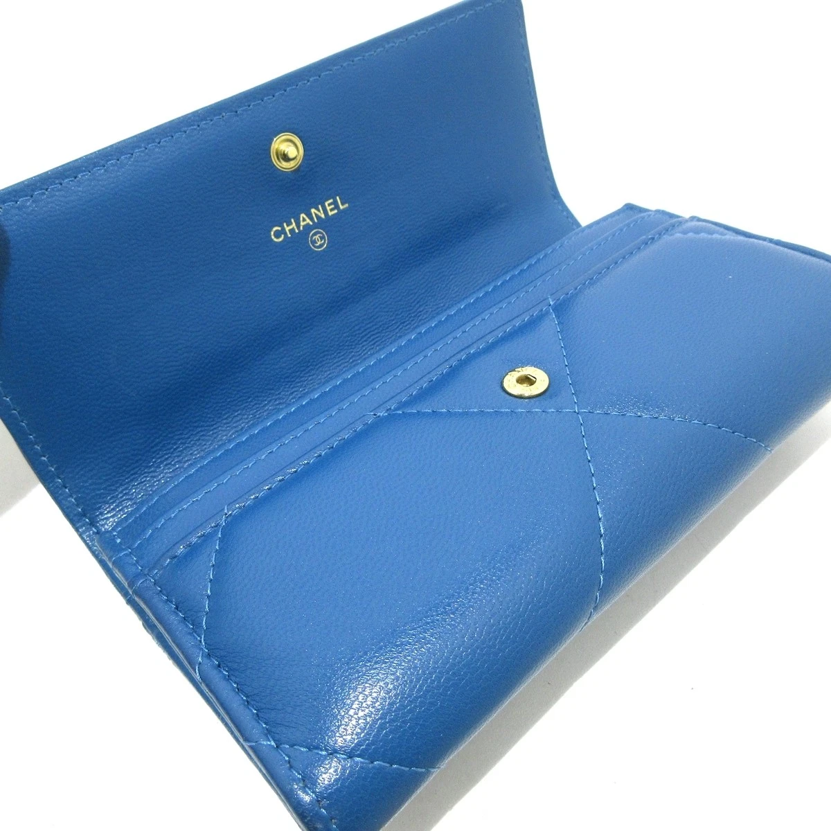 CHANEL CHANEL19 Matelasse Blue Lambskin Wallet