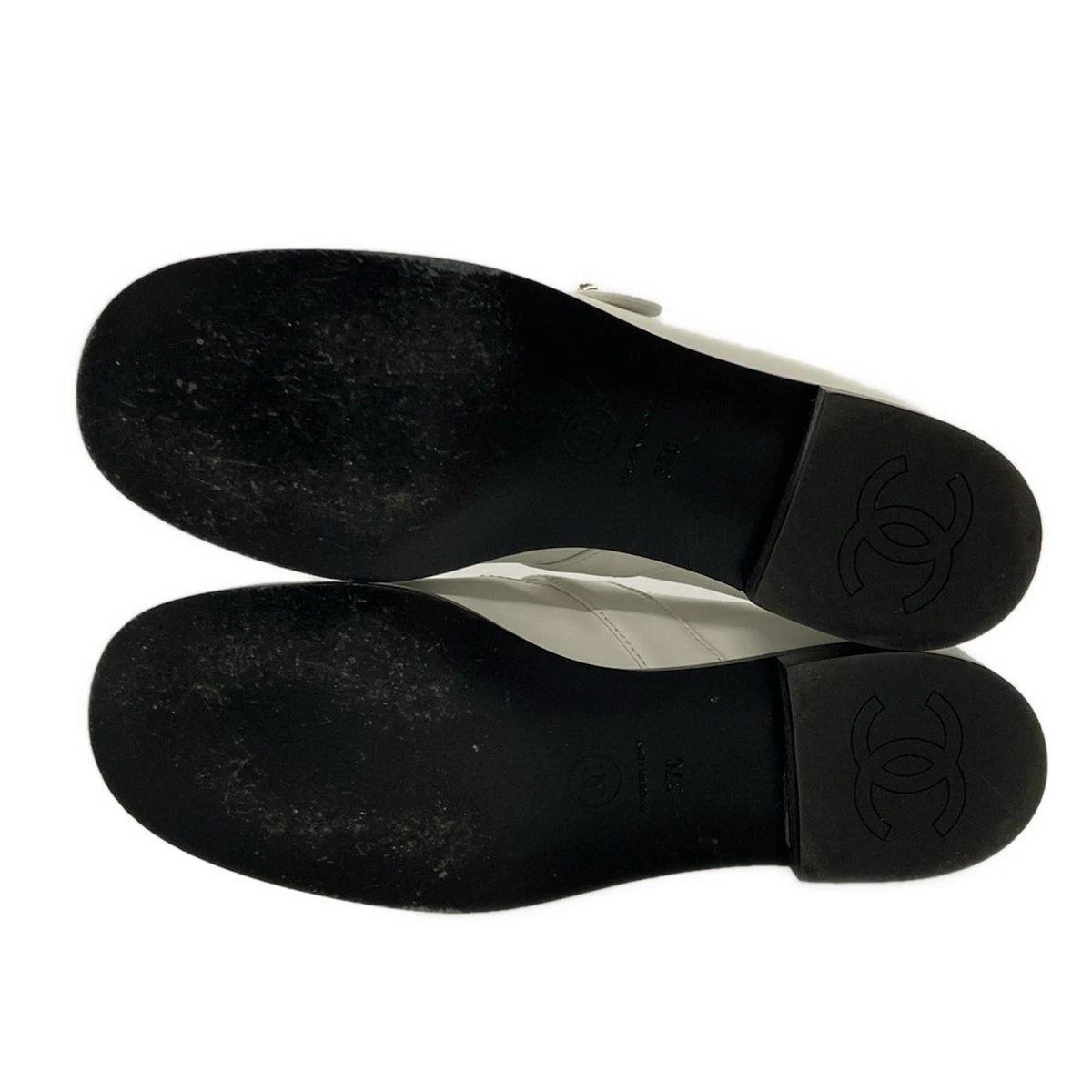 CHANEL White Black Leather Patent Leather Women's Pumps