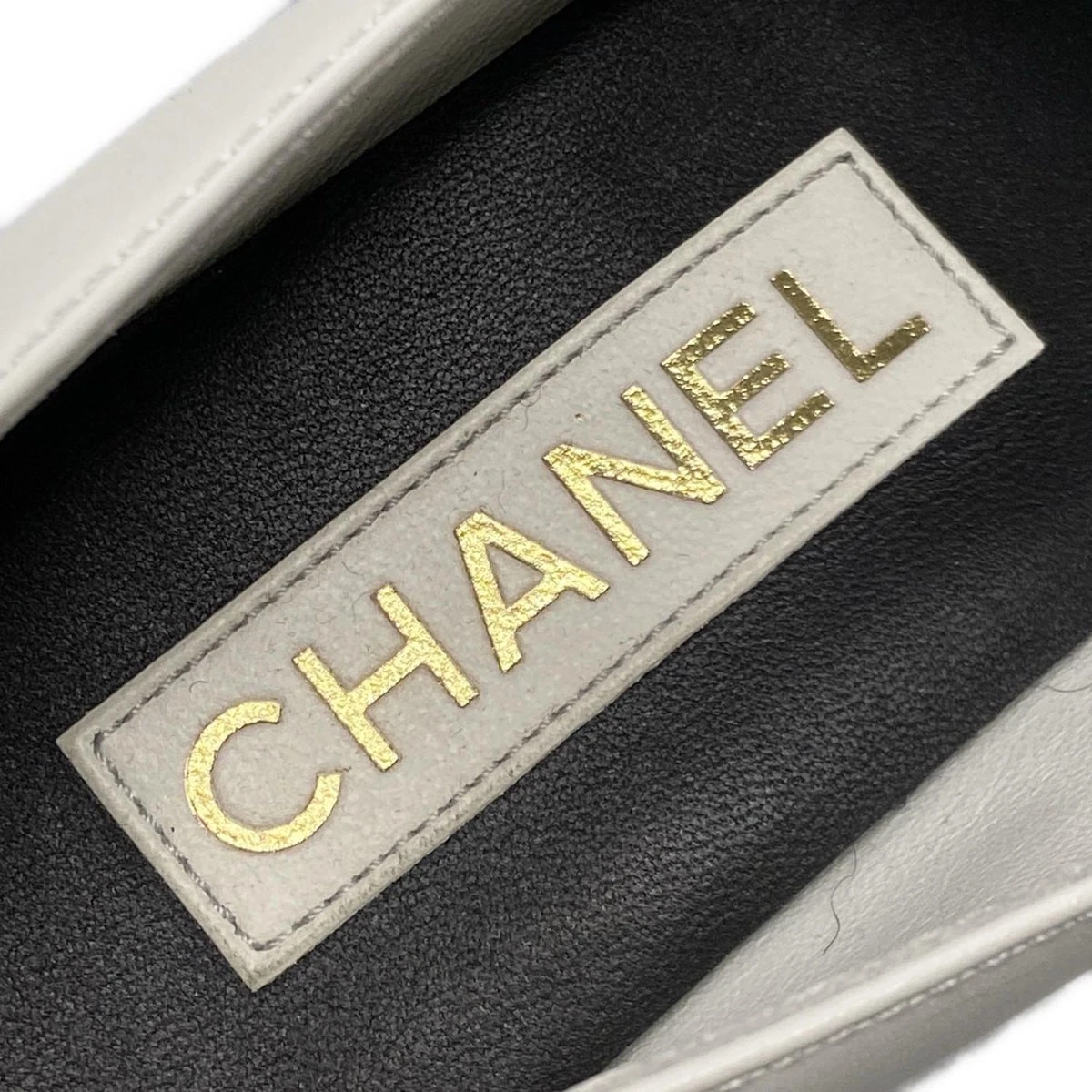CHANEL White Black Leather Patent Leather Women's Pumps