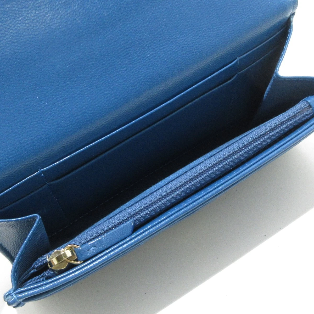 CHANEL CHANEL19 Matelasse Blue Lambskin Wallet