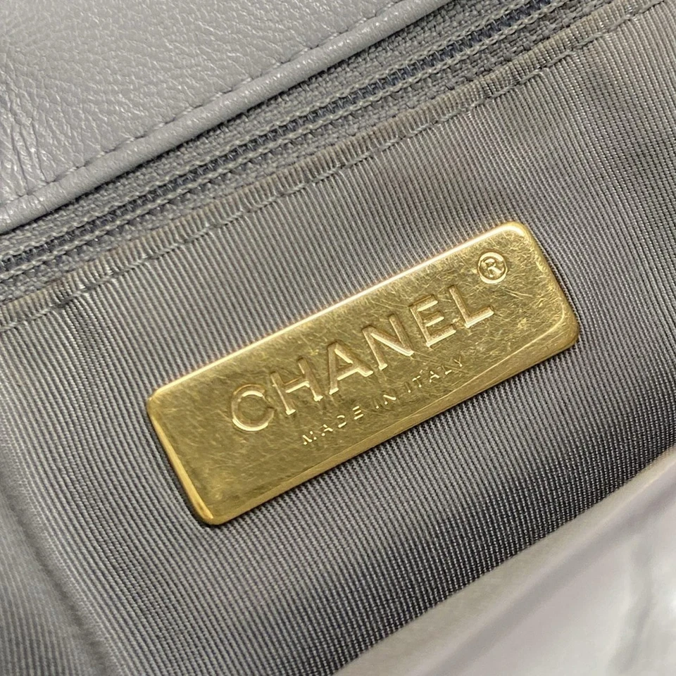 CHANEL CHANEL19 Gray Lambskin Shoulder Bag
