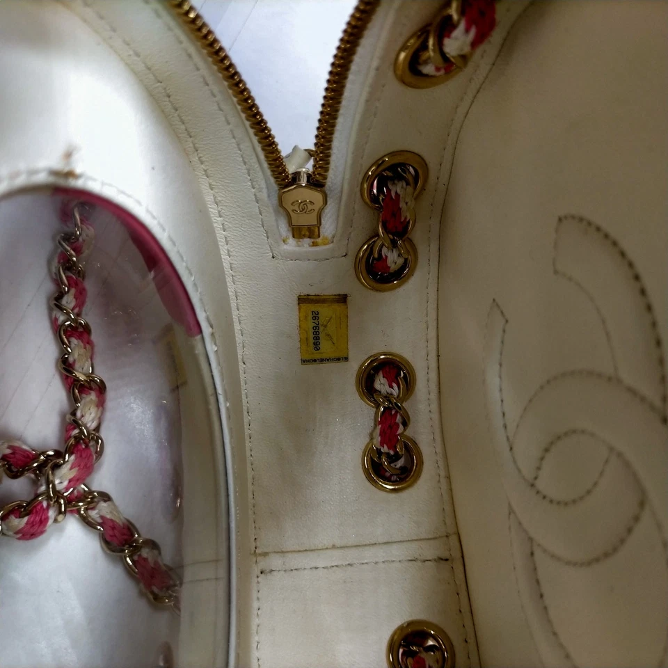 Chanel Crossbody Bag White Leather Lifesave La Pausa