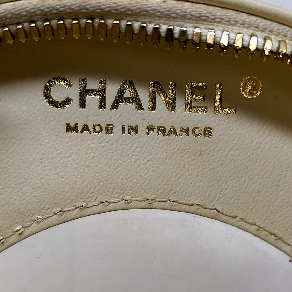 Chanel Crossbody Bag White Leather Lifesave La Pausa