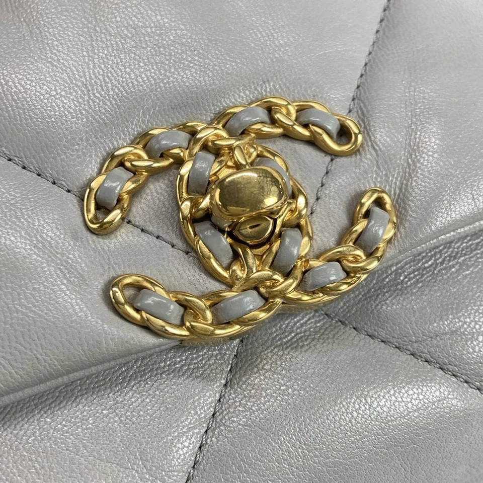 CHANEL CHANEL19 Gray Lambskin Shoulder Bag