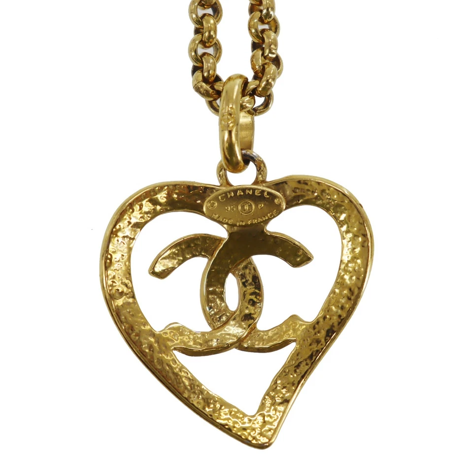 CHANEL CC Logos Heart Used Necklace Pendant Gold-Plated 95P Vintage