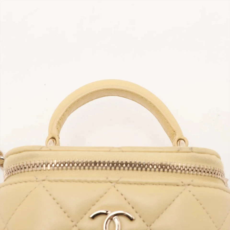 Chanel Matelasse Lambskin Chain Shoulder Bag Vanity Yellow Gold Metal Fittings 3