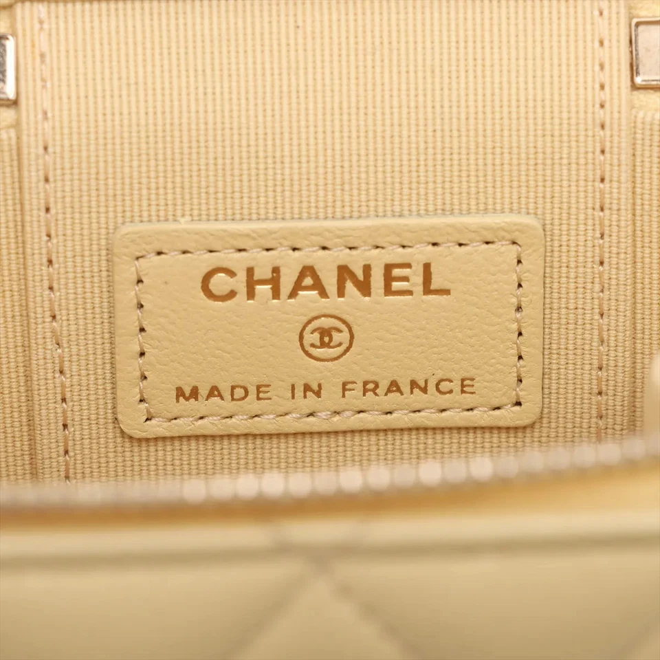 Chanel Matelasse Lambskin Chain Shoulder Bag Vanity Yellow Gold Metal Fittings 3