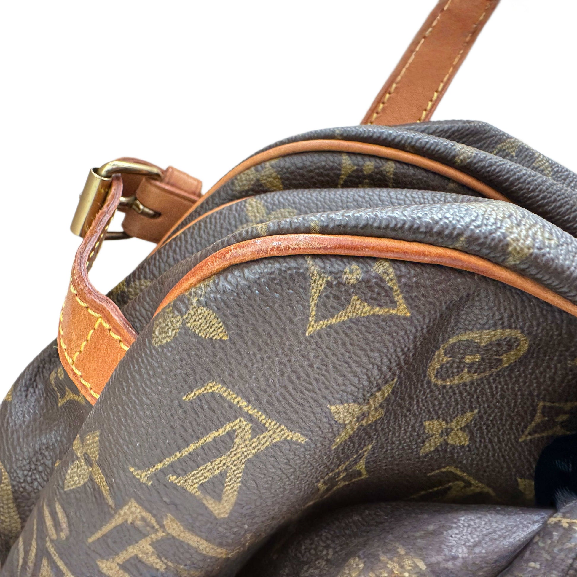 LOUIS VUITTON Monogram Saumur 30 Cross Body Shoulder Bag
