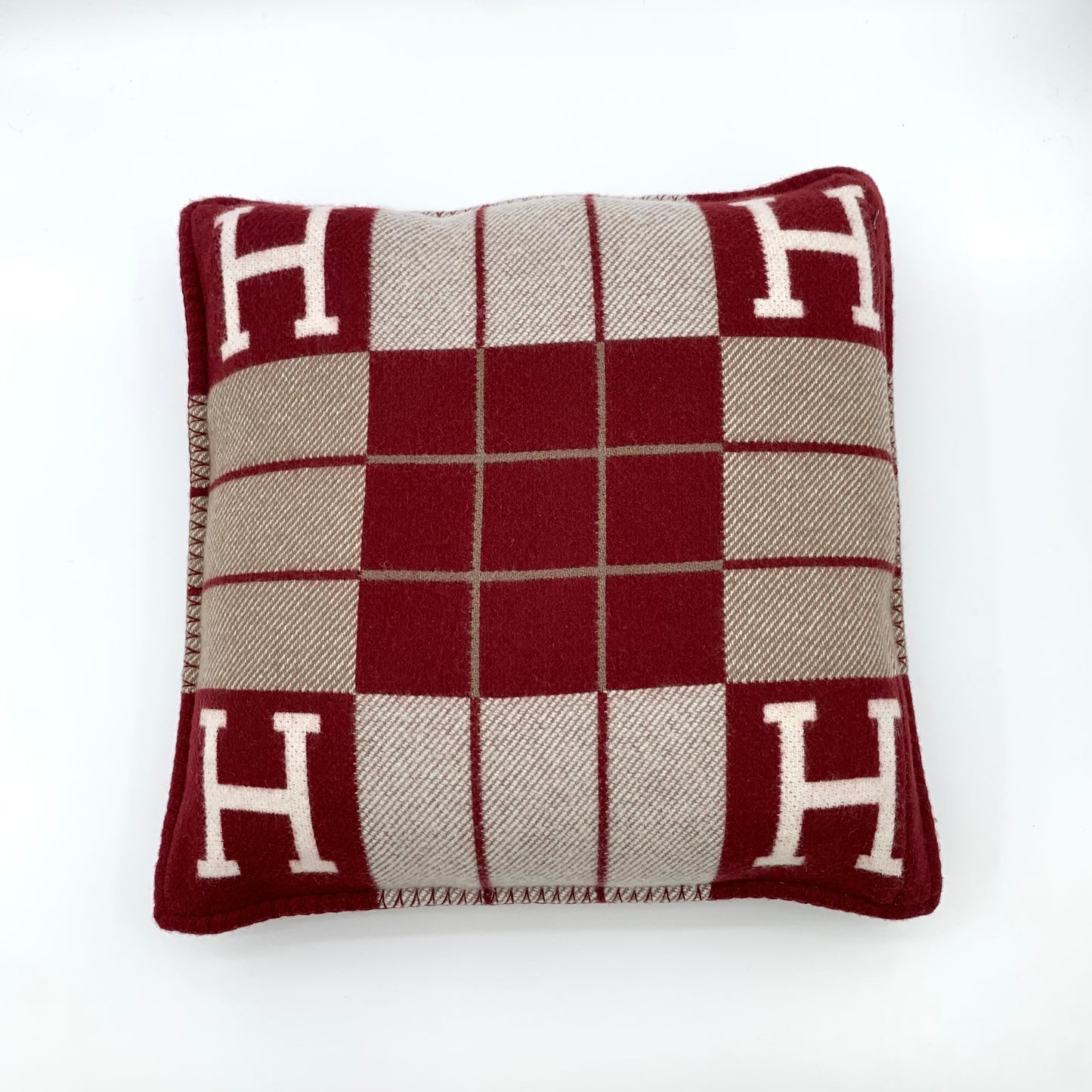 Hermès Avalon III Cushion in Ecru / Rouge H