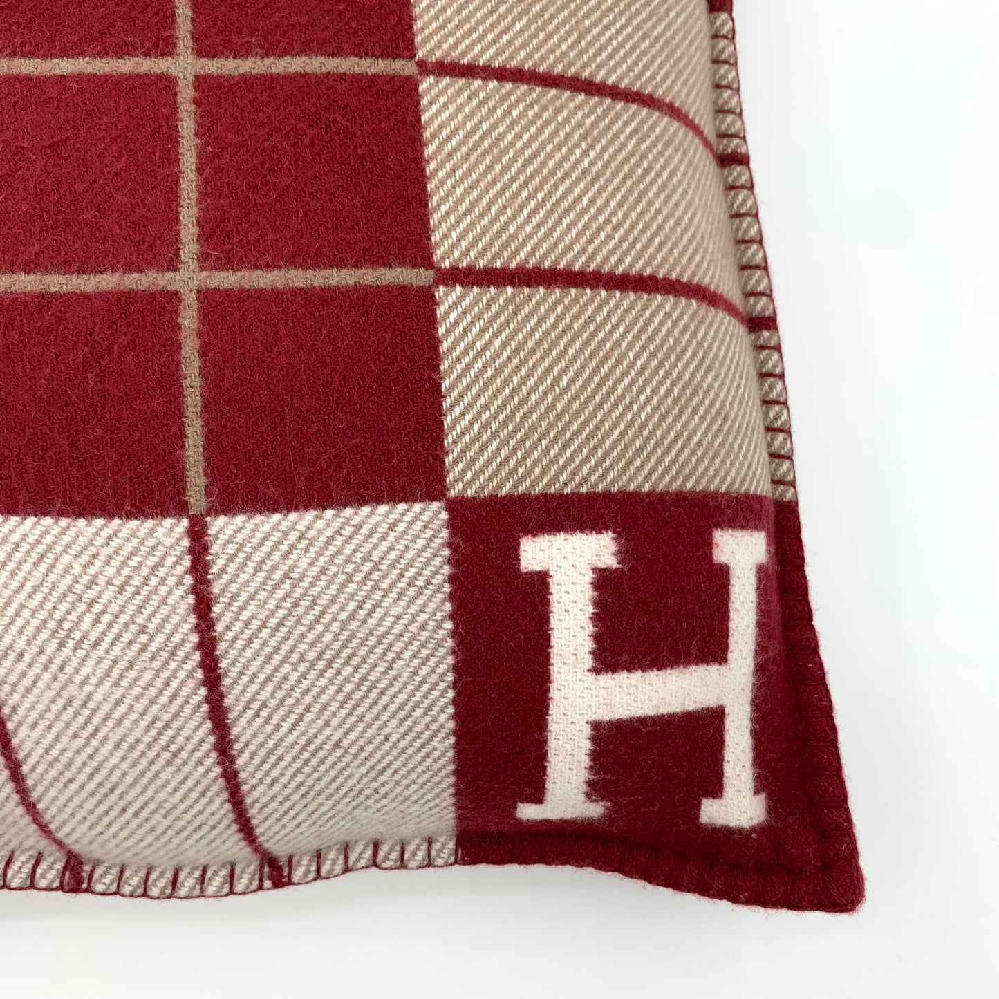 Hermès Avalon III Cushion in Ecru / Rouge H