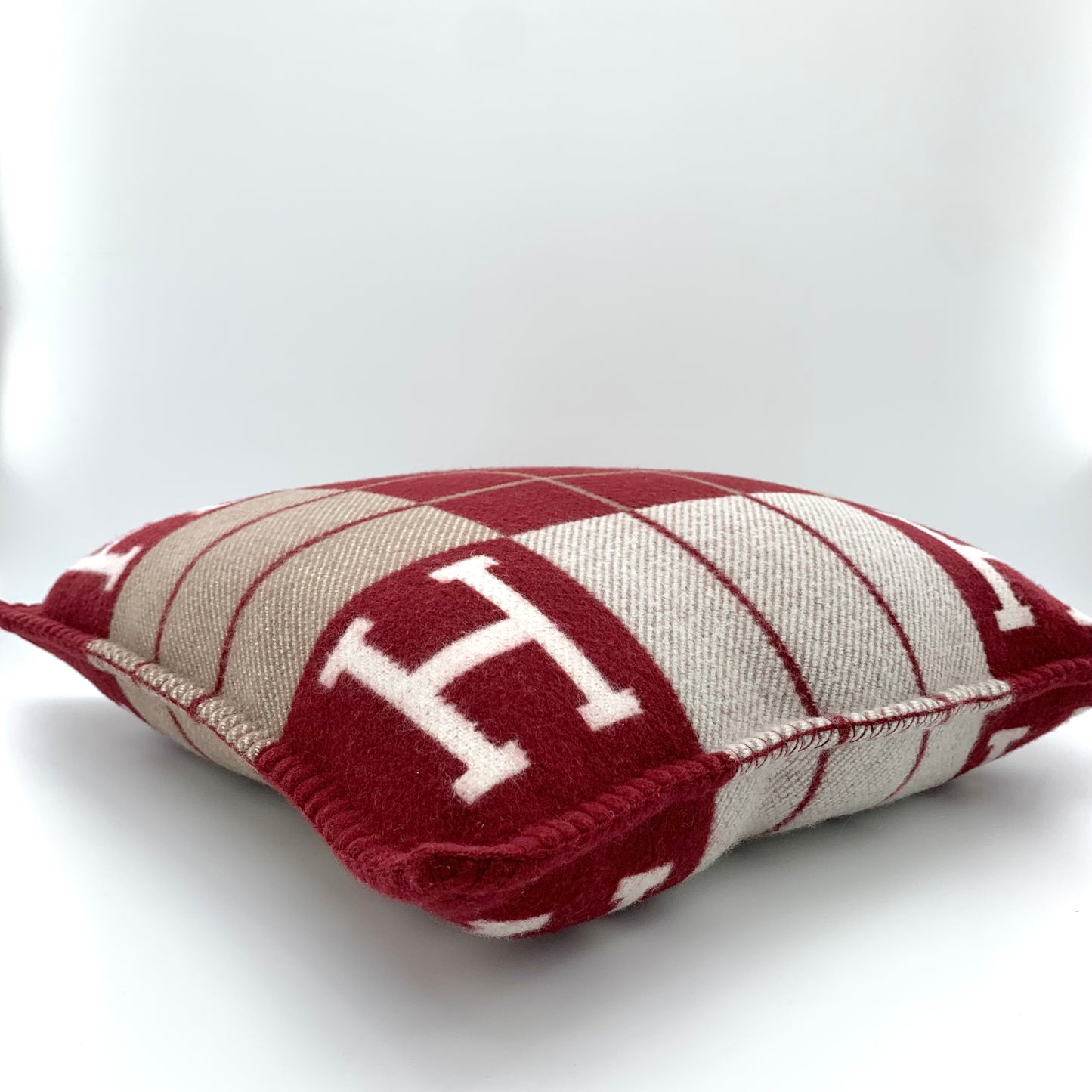 Hermès Avalon III Cushion in Ecru / Rouge H