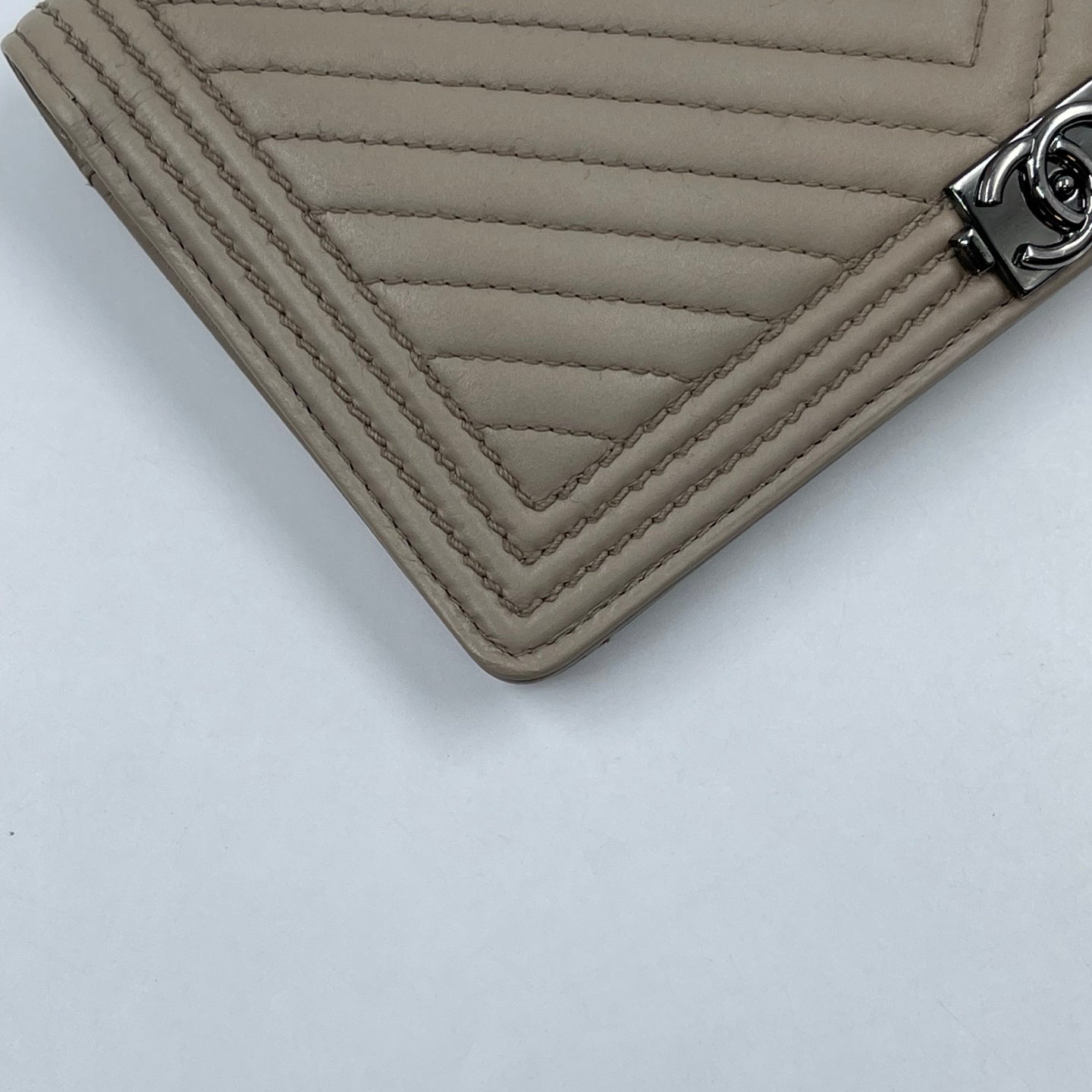 Chanel Boy Chevron Wallet in Beige