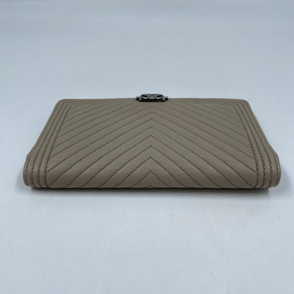 Chanel Boy Chevron Wallet in Beige