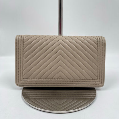 Chanel Boy Chevron Wallet in Beige
