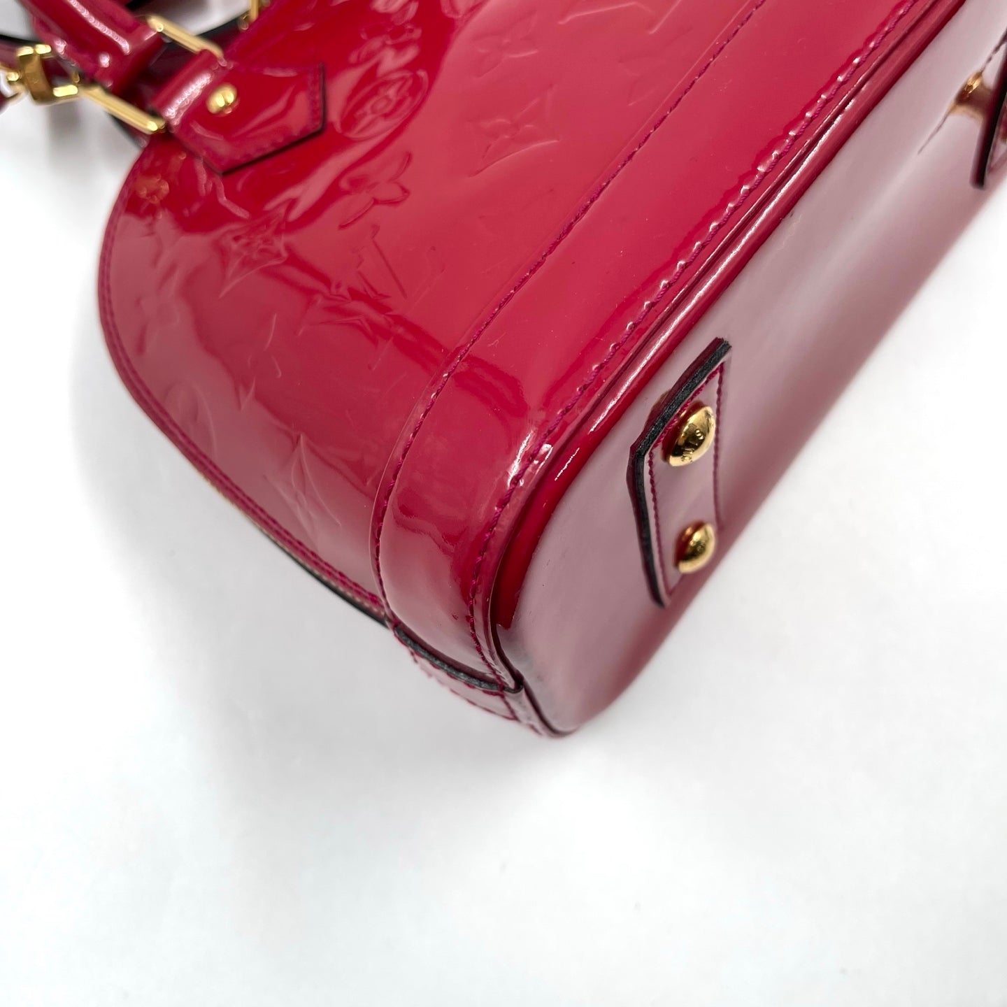 Louis Vuitton Alma BB Monogram Vernis in Pomme D’Amour