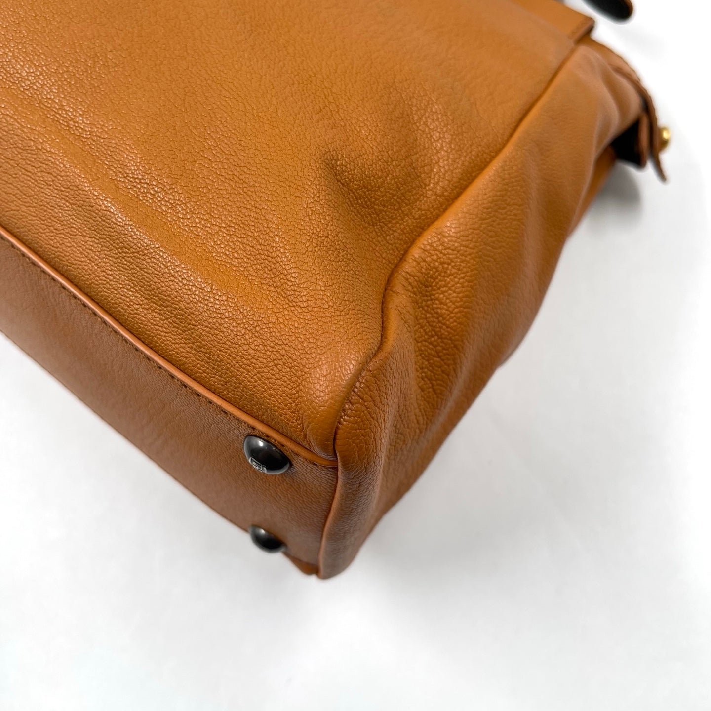 Fendi Peekaboo Medium Leather Handbag in Tan