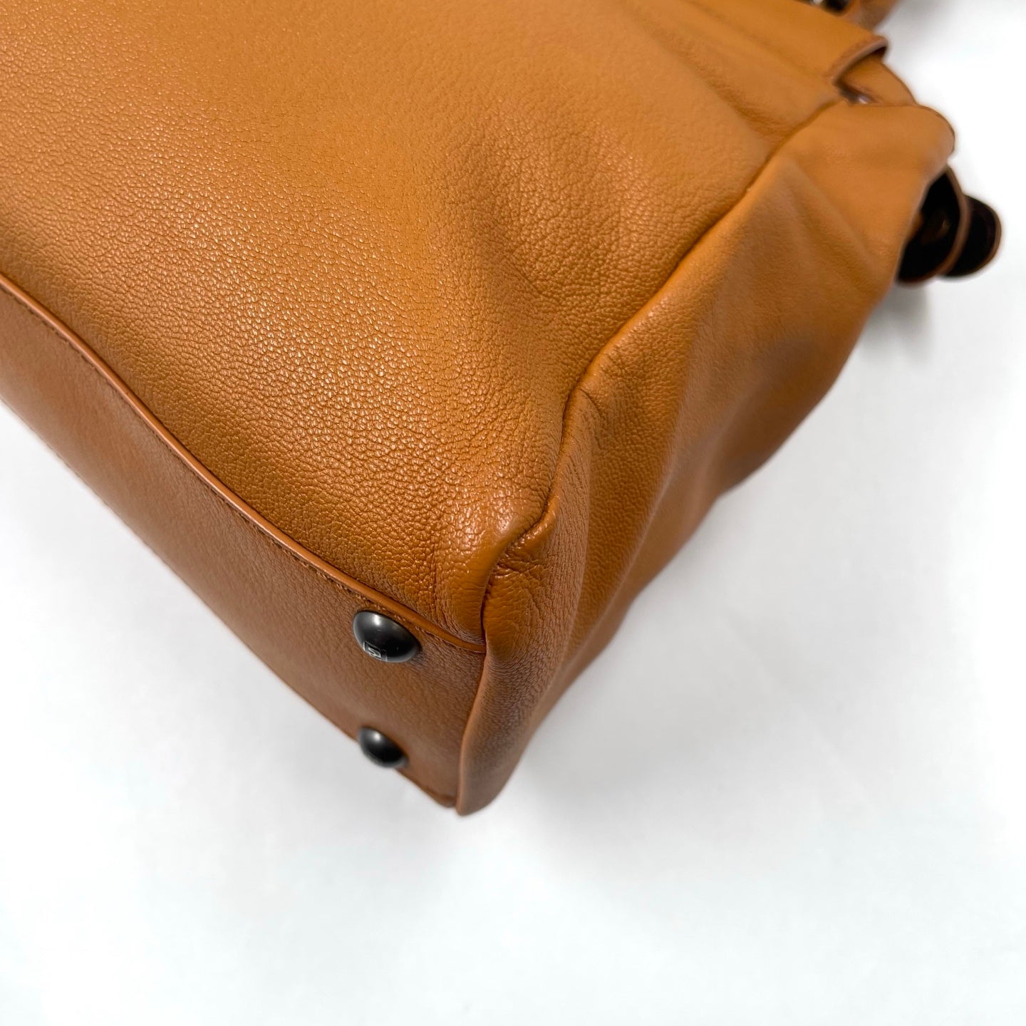 Fendi Peekaboo Medium Leather Handbag in Tan