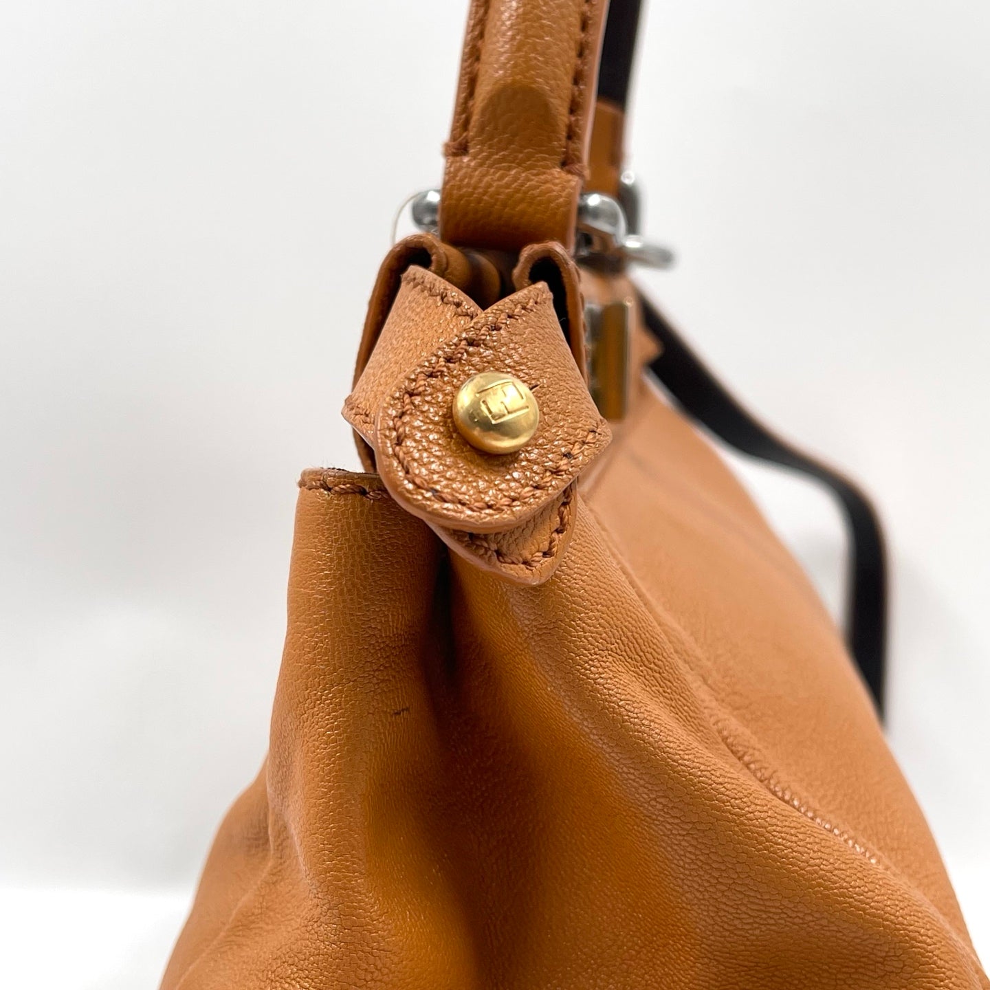 Fendi Peekaboo Medium Leather Handbag in Tan