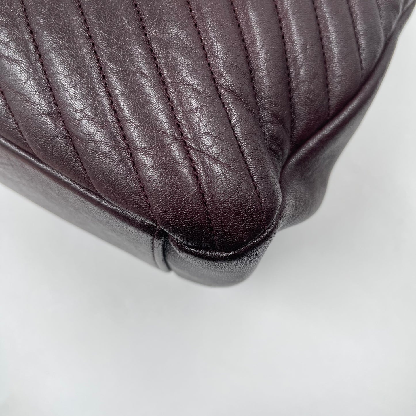 Saint Laurent Medium Collège Shoulder Bag in Bordeaux