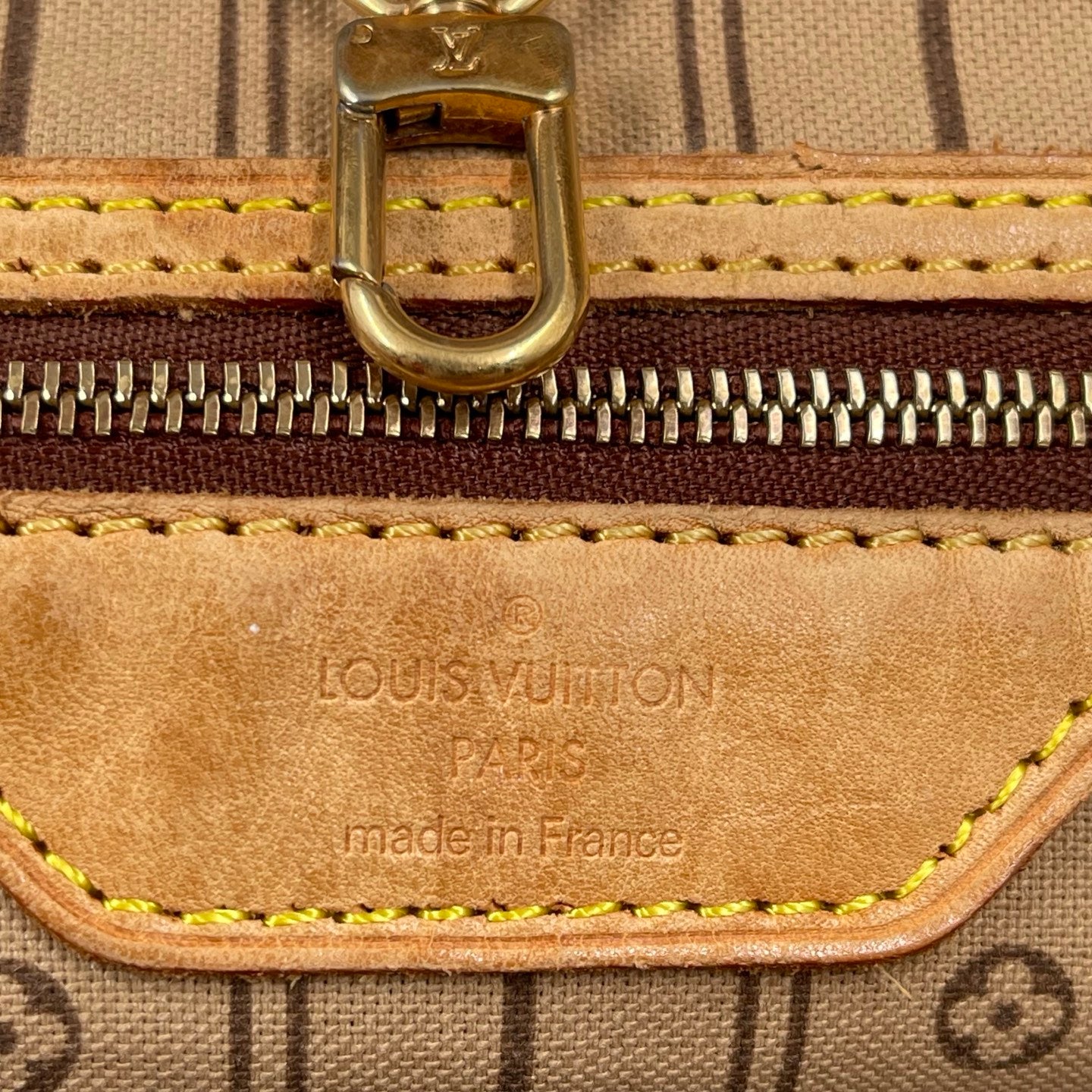 Louis Vuitton MM Neverfull Monogram Canvas Tote Bag with Beige Interior