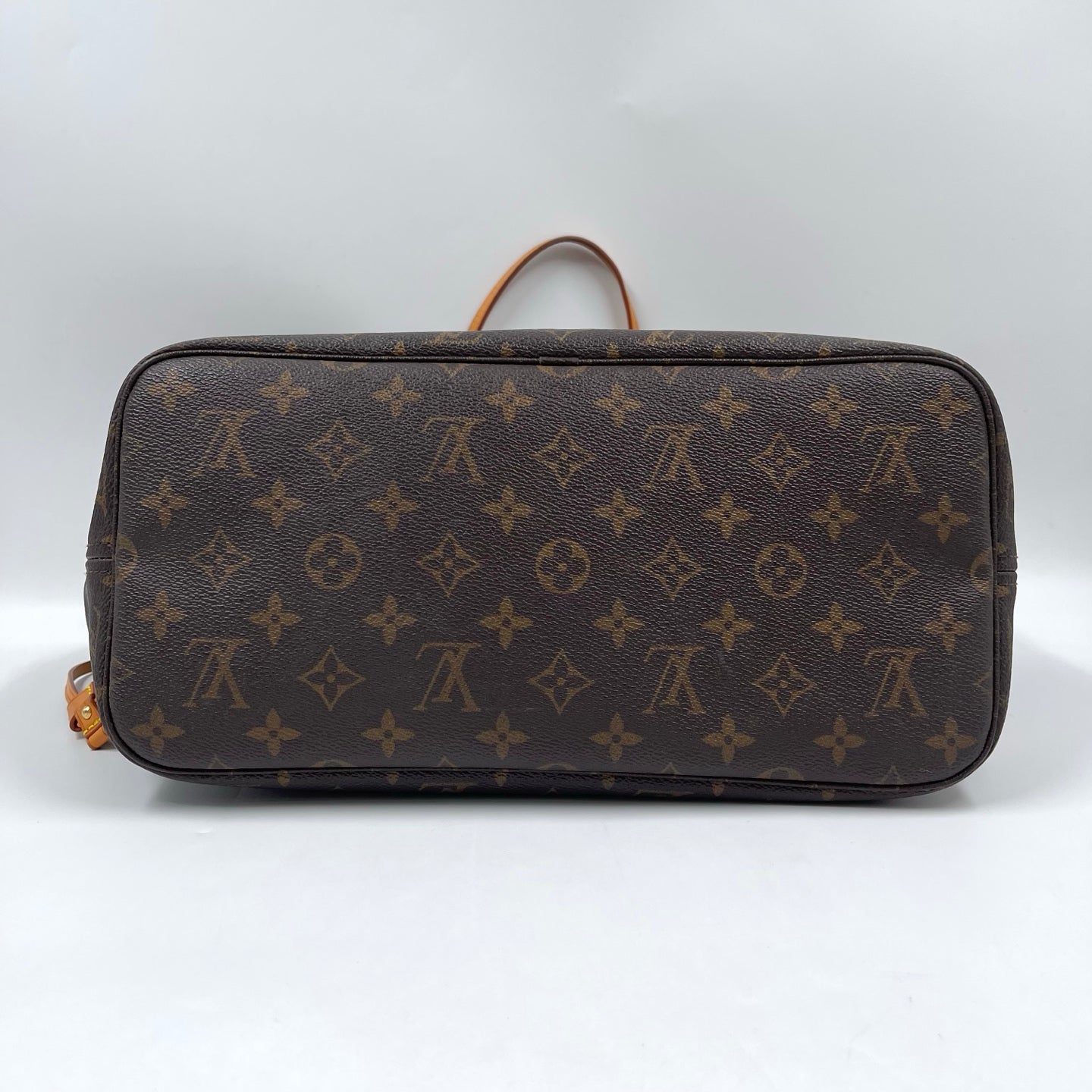 Louis Vuitton MM Neverfull Monogram Canvas Tote Bag with Beige Interior
