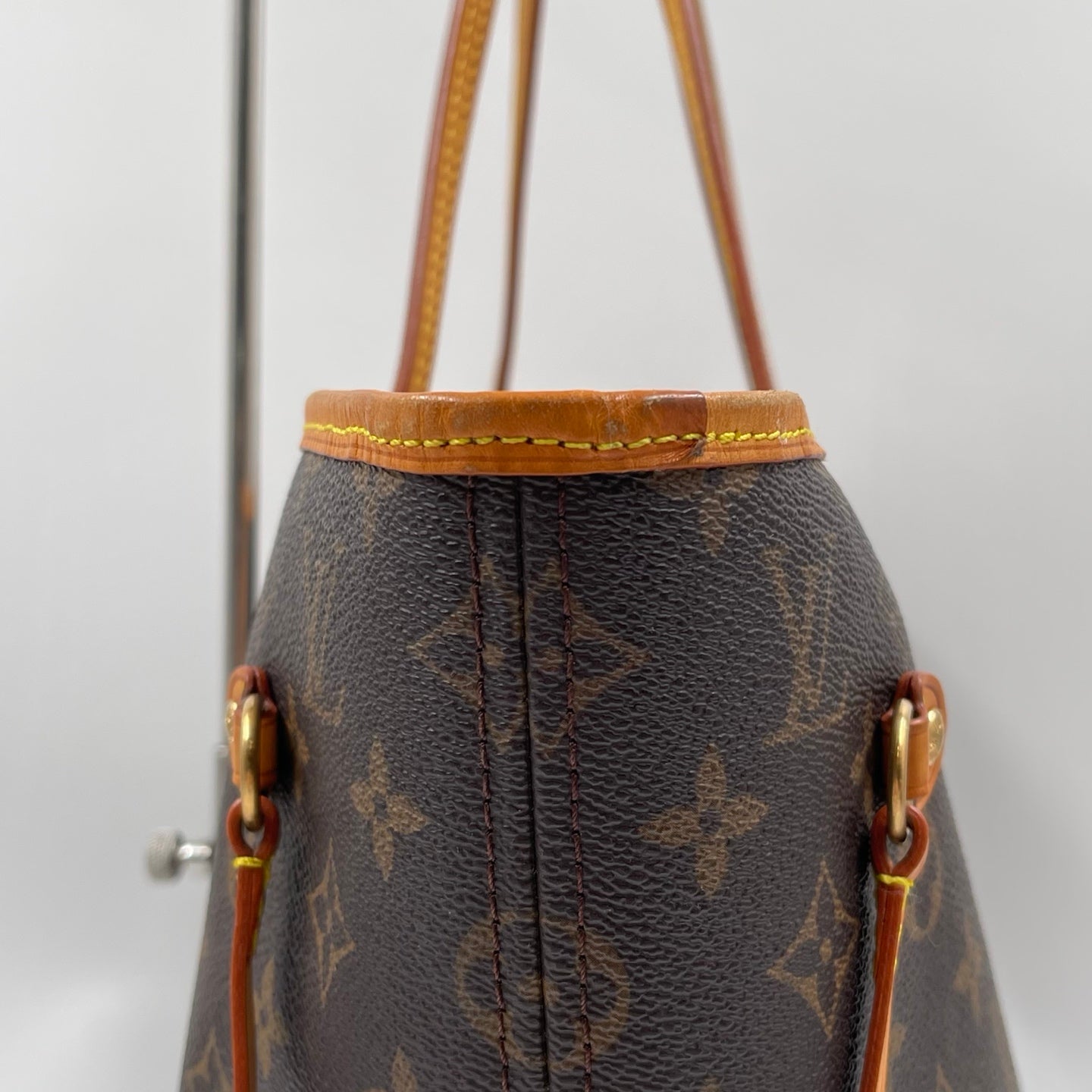Louis Vuitton MM Neverfull Monogram Canvas Tote Bag with Beige Interior