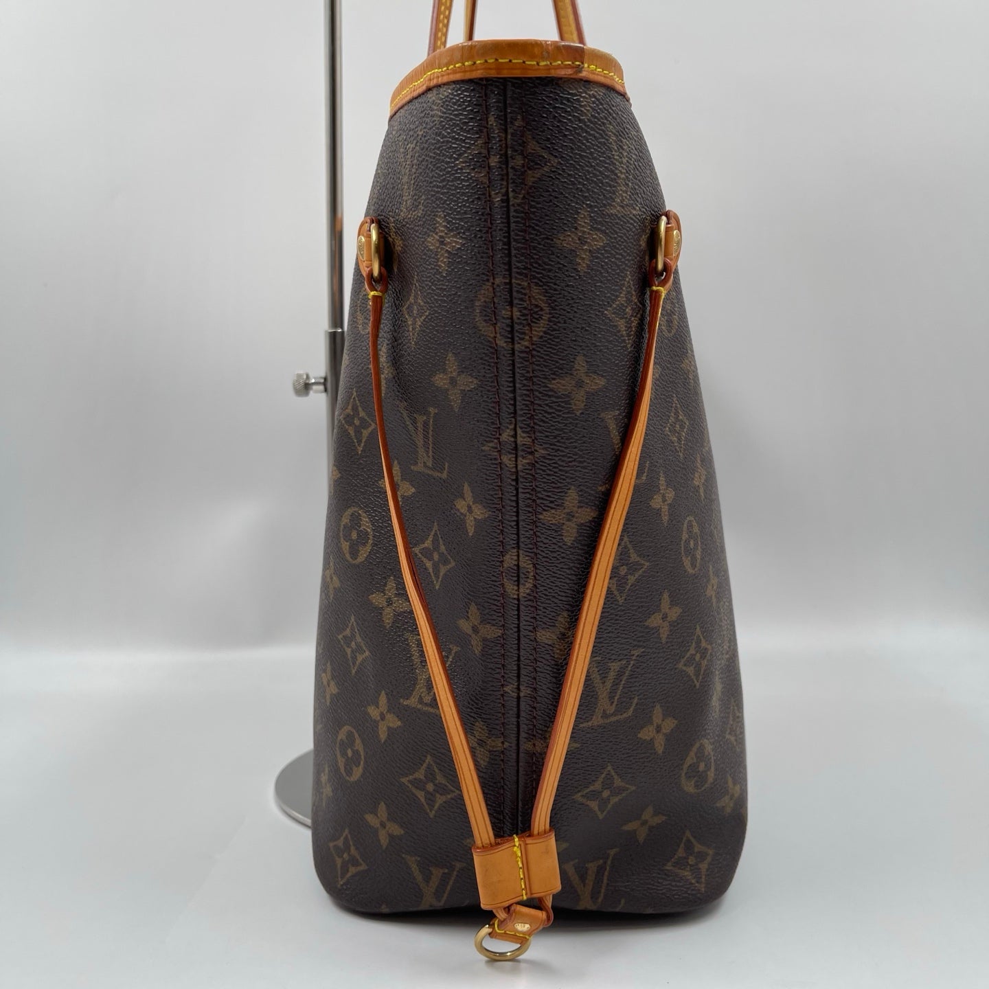 Louis Vuitton MM Neverfull Monogram Canvas Tote Bag with Beige Interior