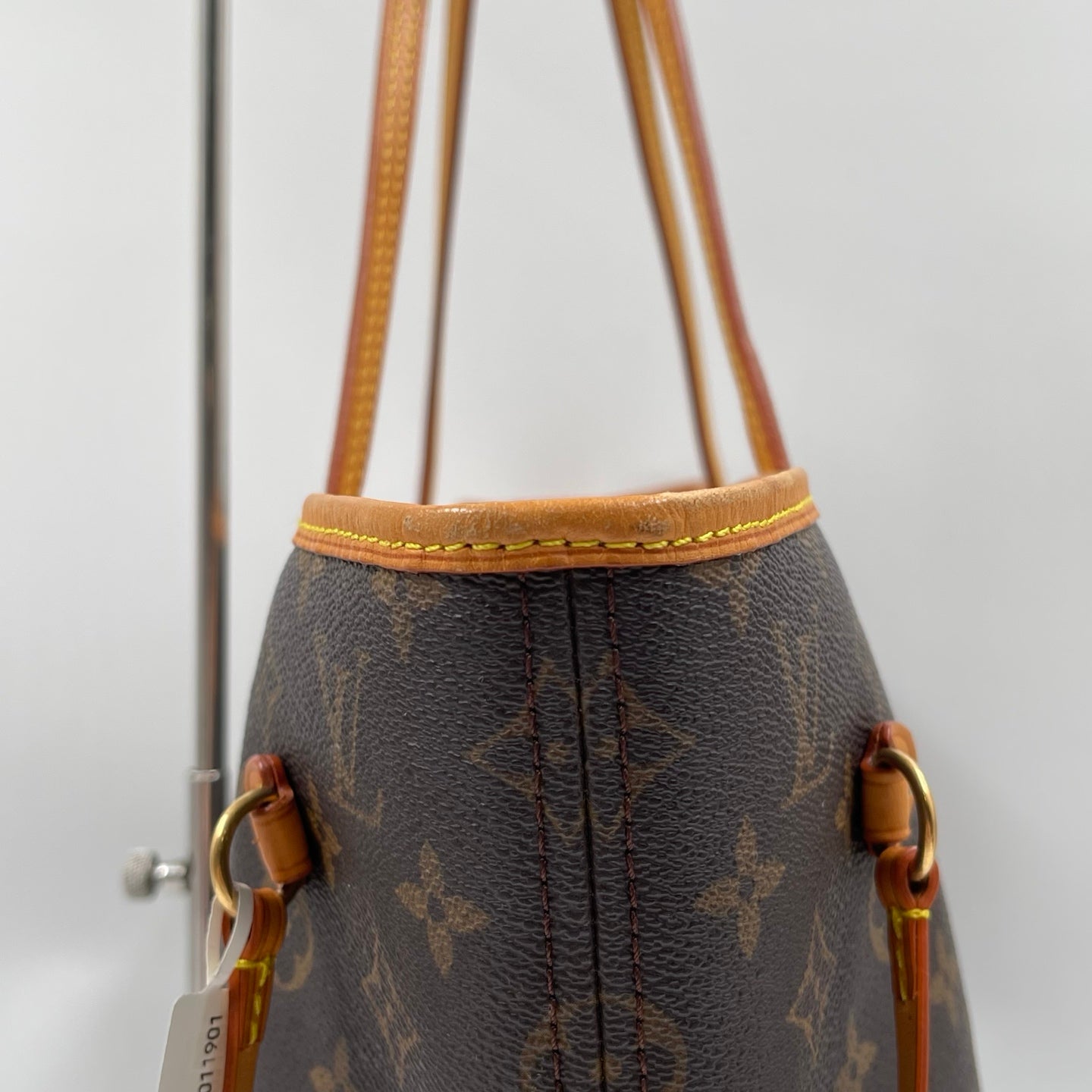 Louis Vuitton MM Neverfull Monogram Canvas Tote Bag with Beige Interior