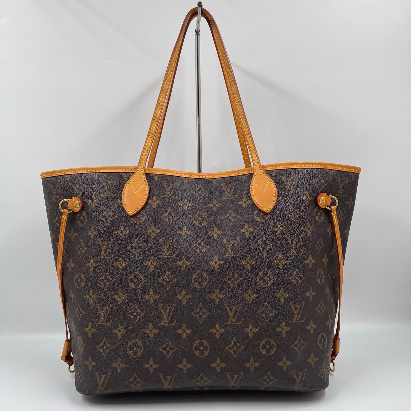 Louis Vuitton MM Neverfull Monogram Canvas Tote Bag with Beige Interior
