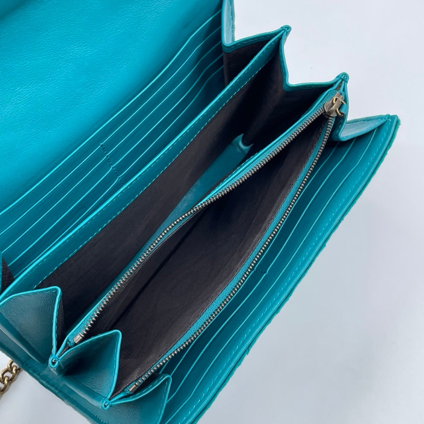 Gucci GG Marmont Mini Velvet Shoulder Bag in Pavone Cyan