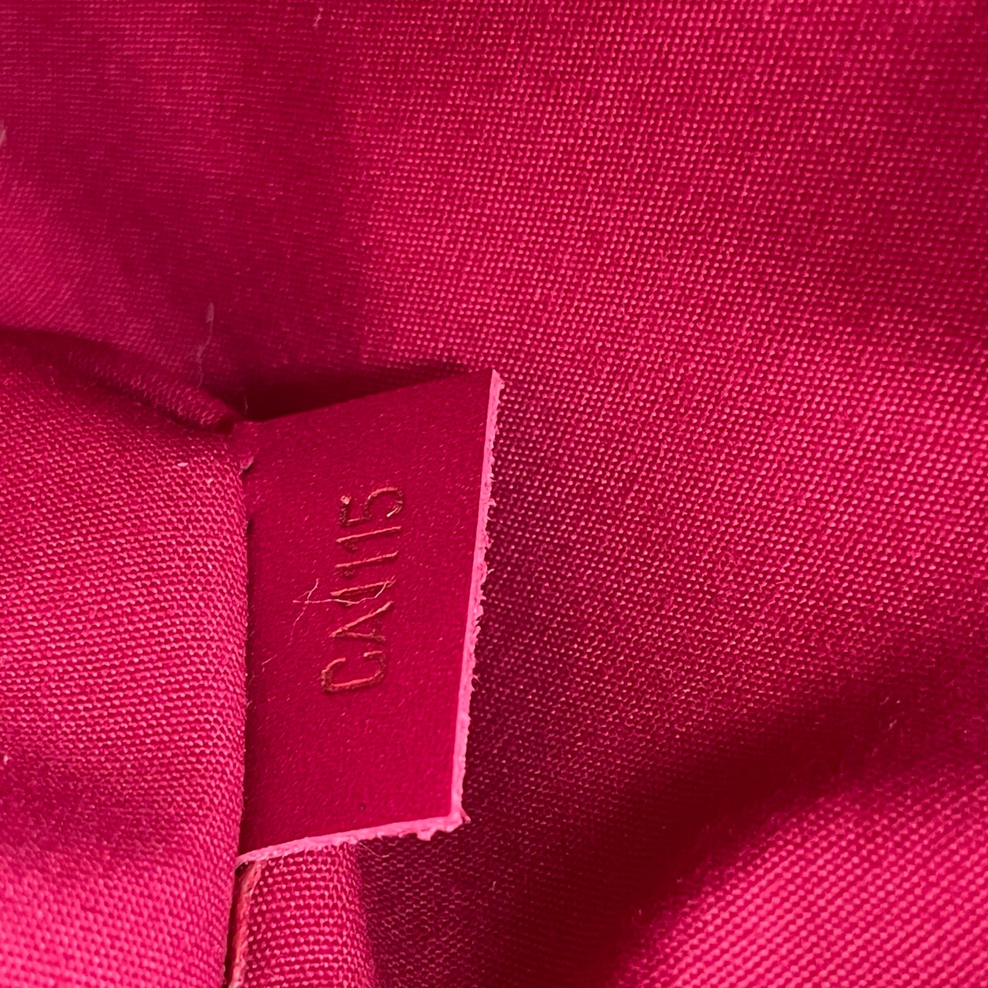 Louis Vuitton Montaigne BB Monogram Vernis in Magenta