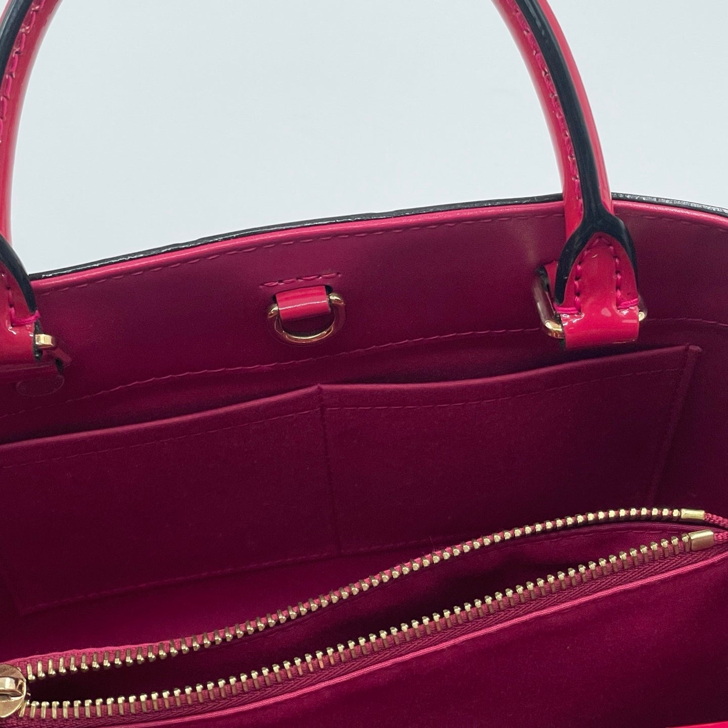 Louis Vuitton Montaigne BB Monogram Vernis in Magenta